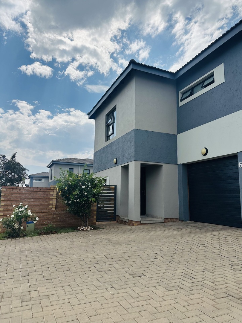3 Bedroom House for Sale in Thatchfield Estate