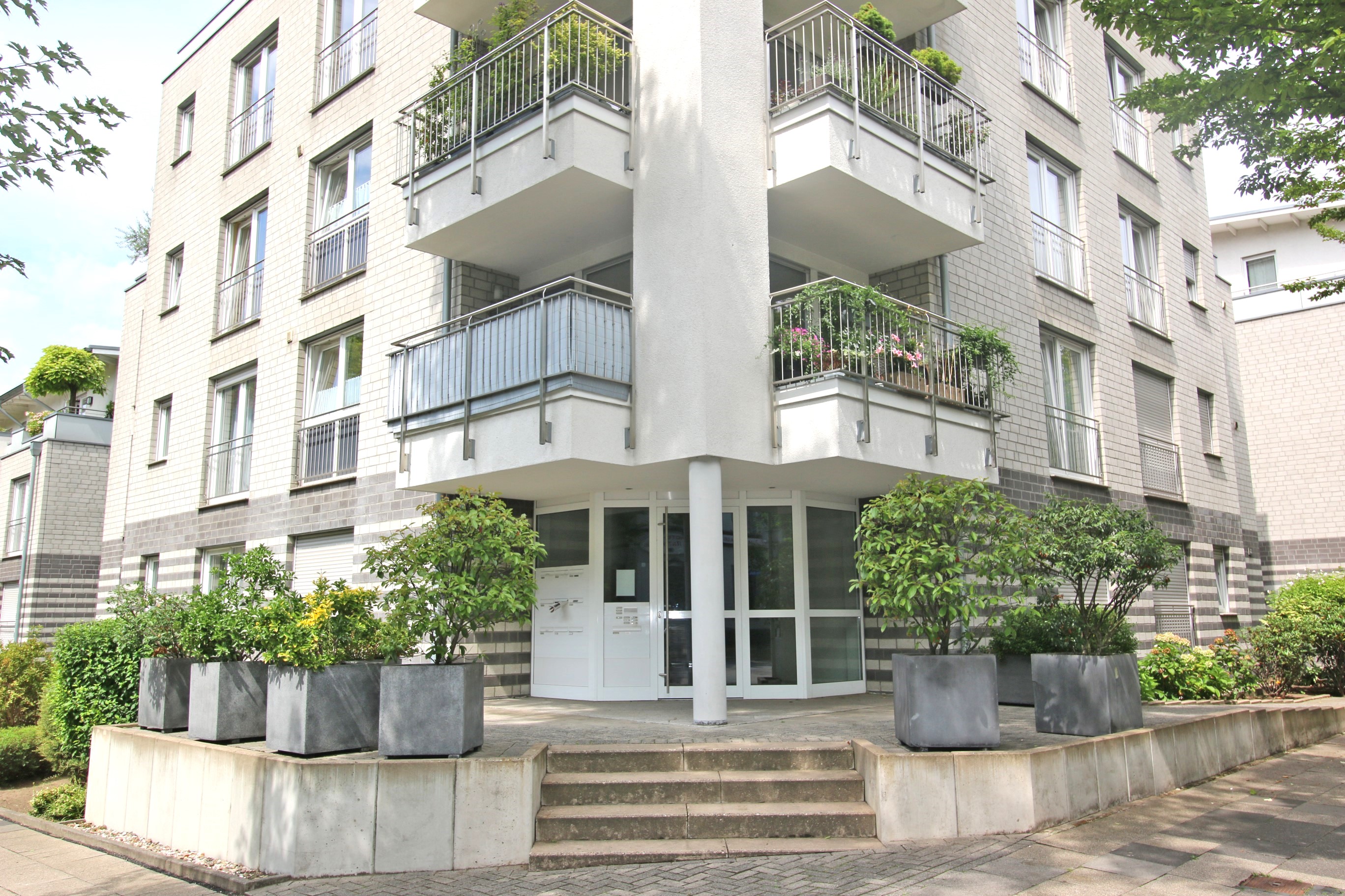 Moderne Kapitalanlage mit Balkon & Aufzug im Oberhausener Marienviertel