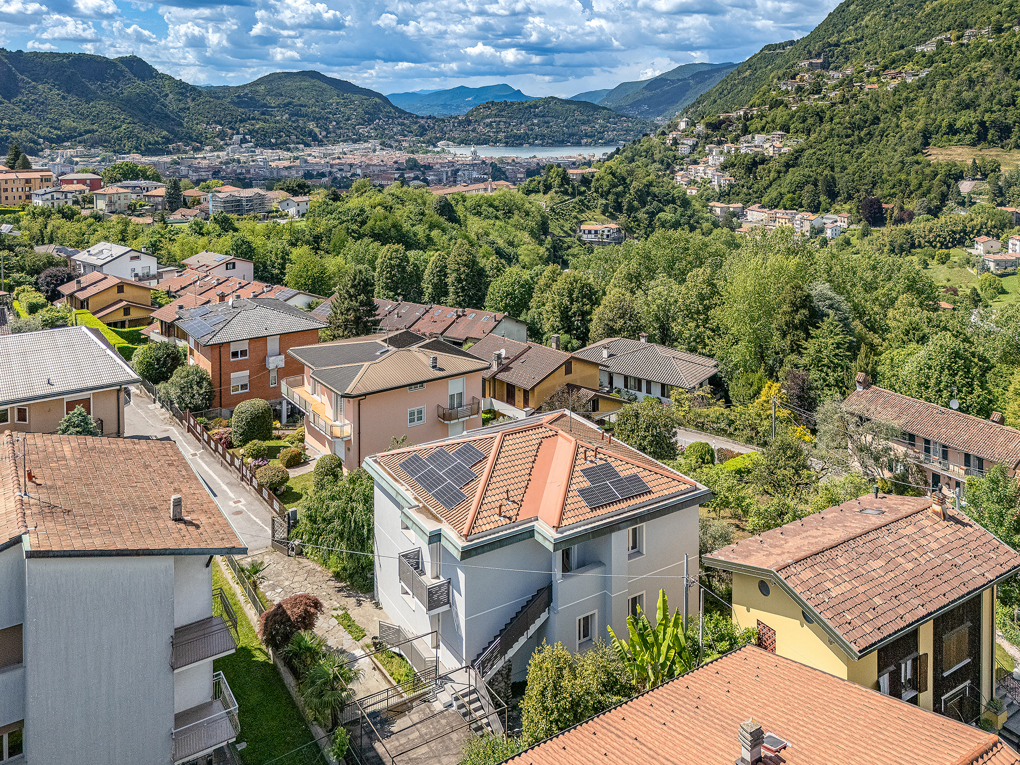 Renovated villa divided into two spacious apartments