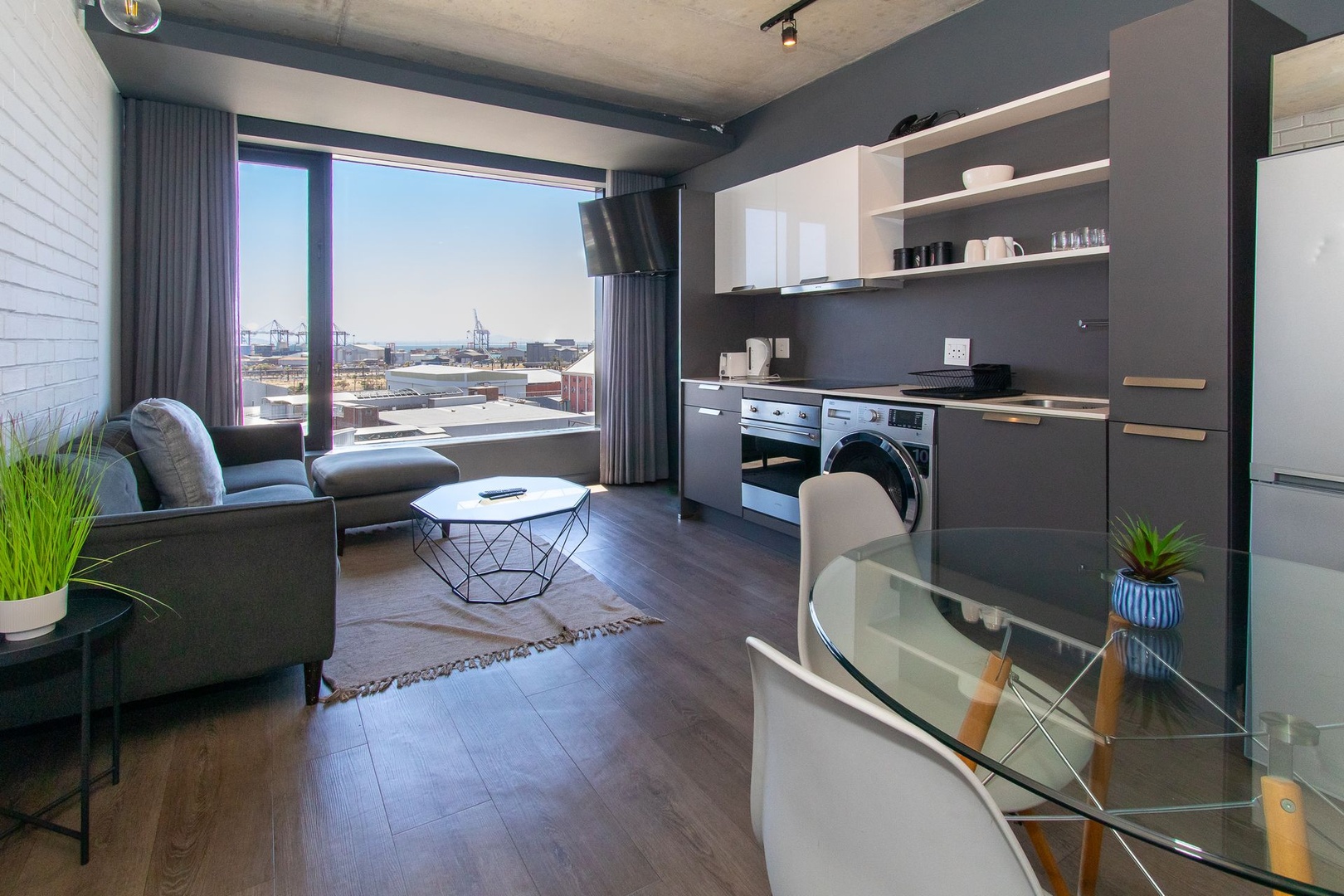 Beautifully furnished one bedroom