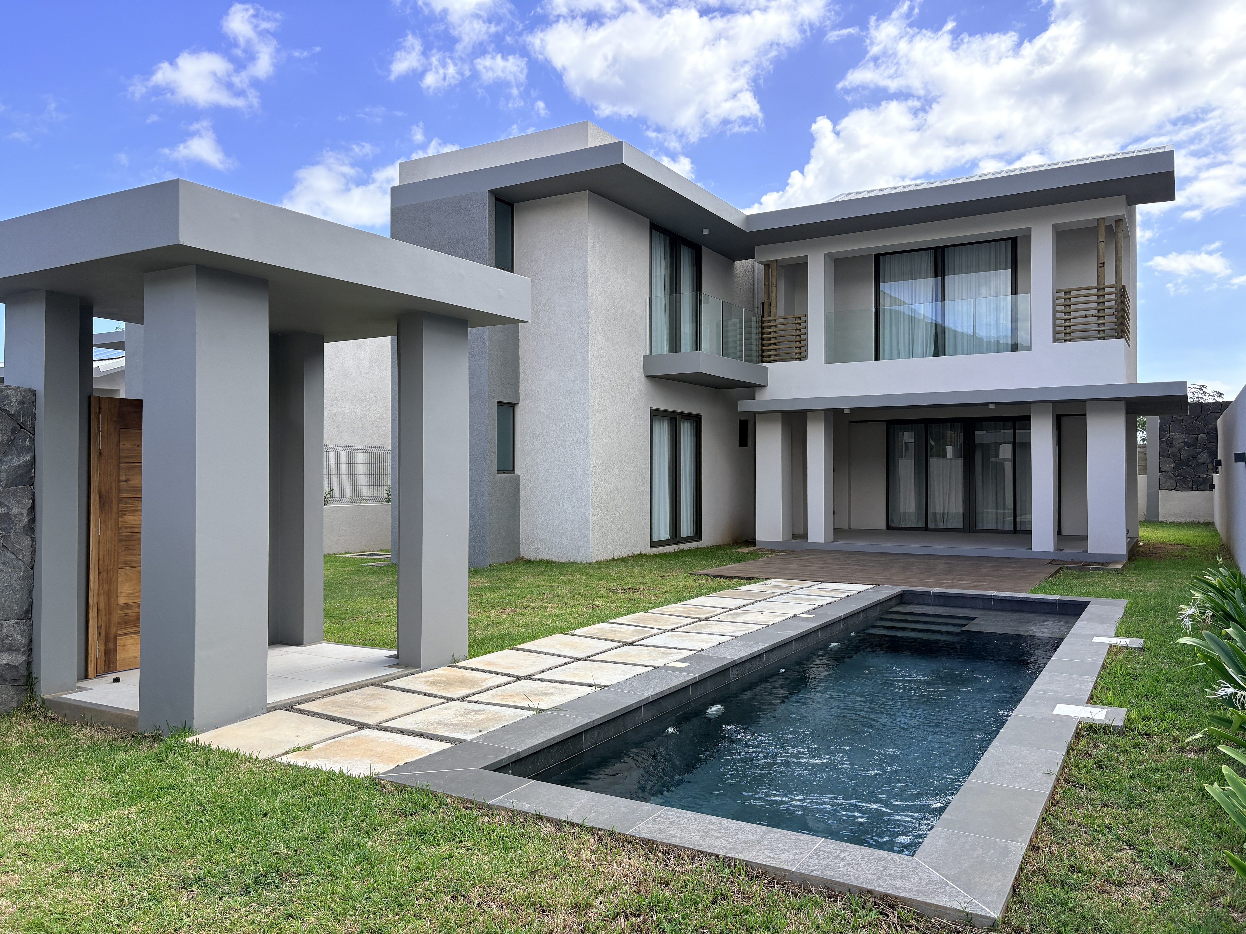 FOR RENT - 4-bedroom villa in Tamarin