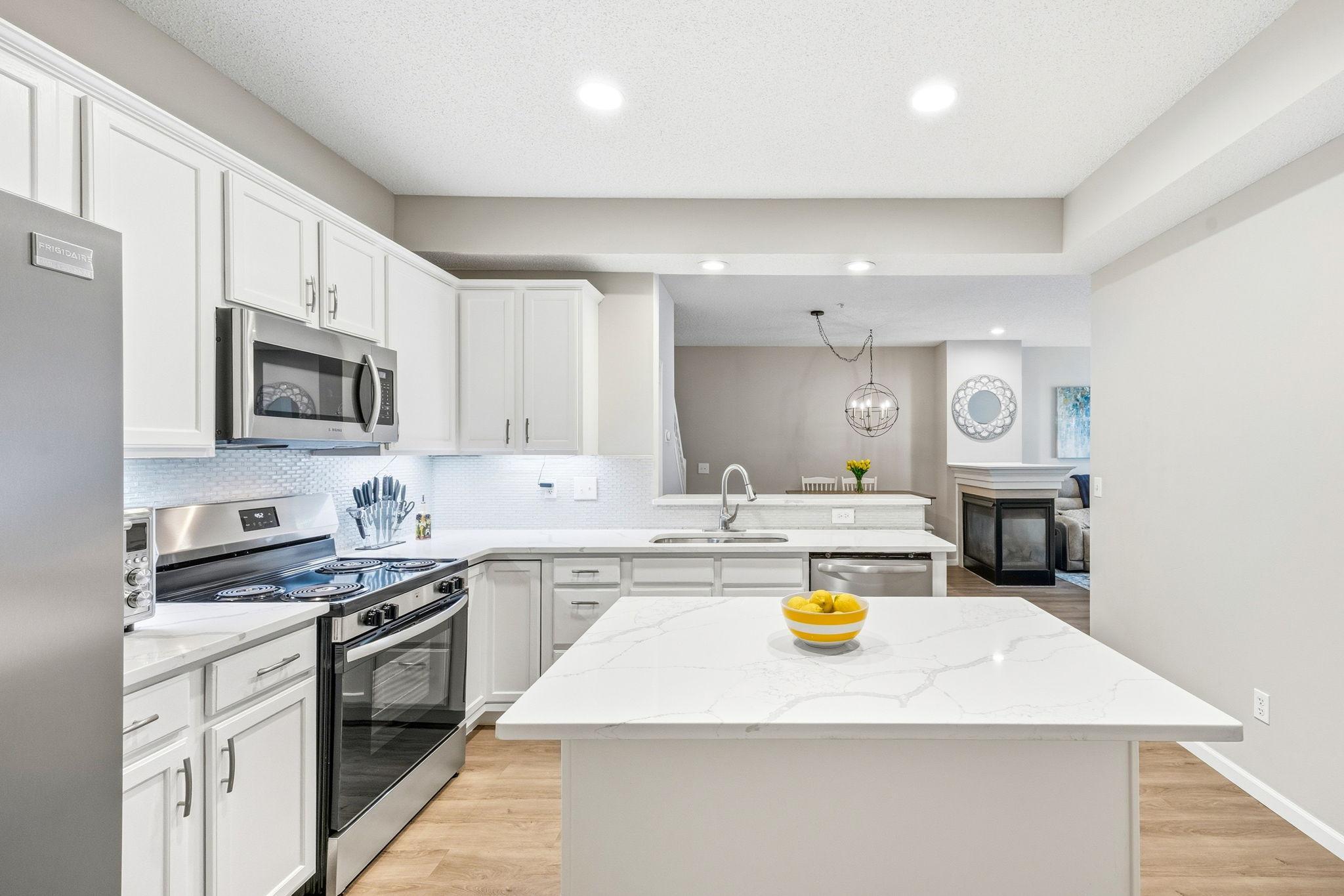 Updated Plymouth Townhome in The Reserve