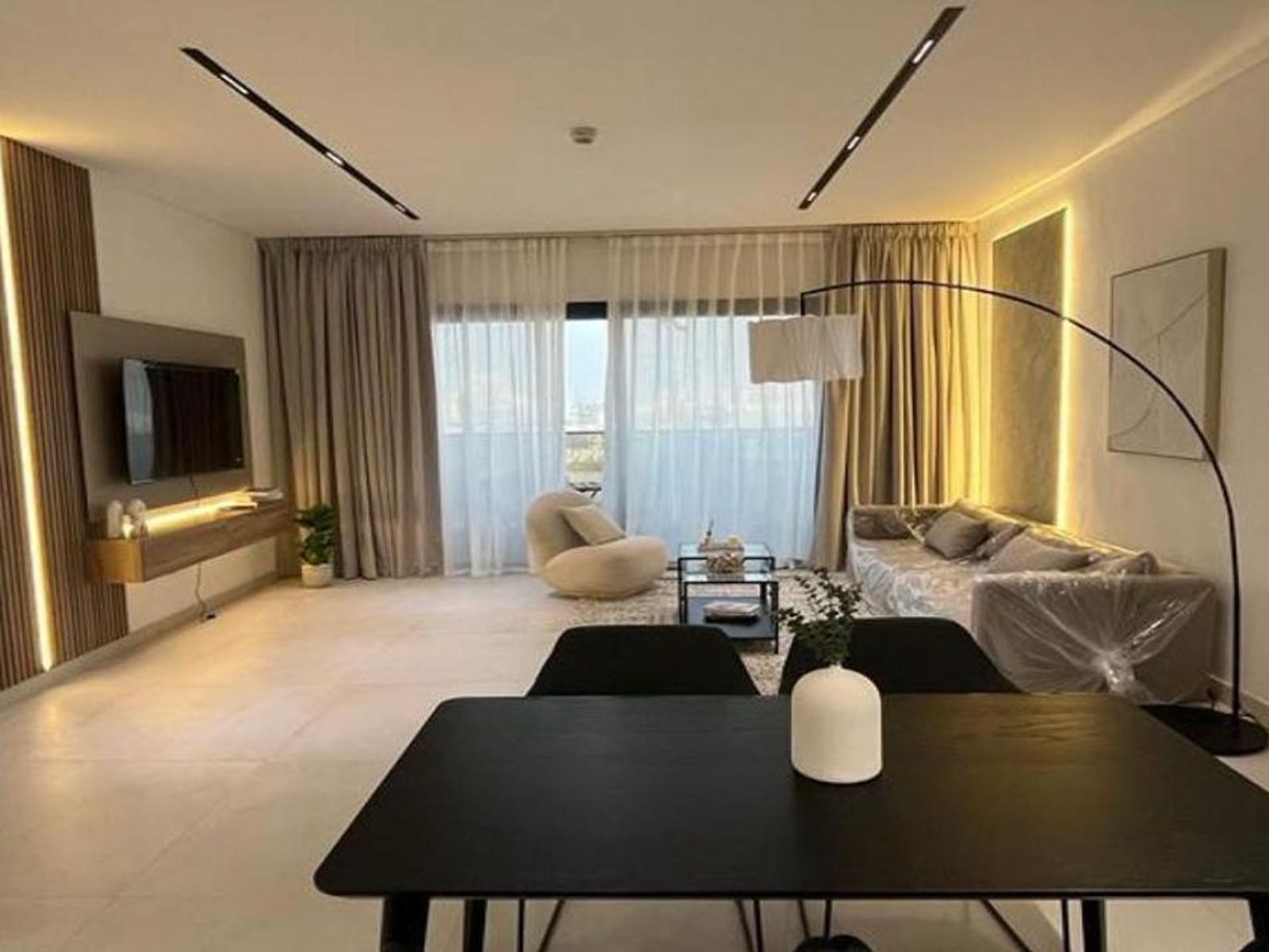Fully Furnished | Available Now | Modern