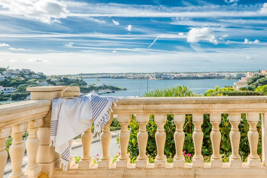 Alquiler mensual - Chalet en Cala Llonga con preciosas vistas al puerto de Mahón, Menorca