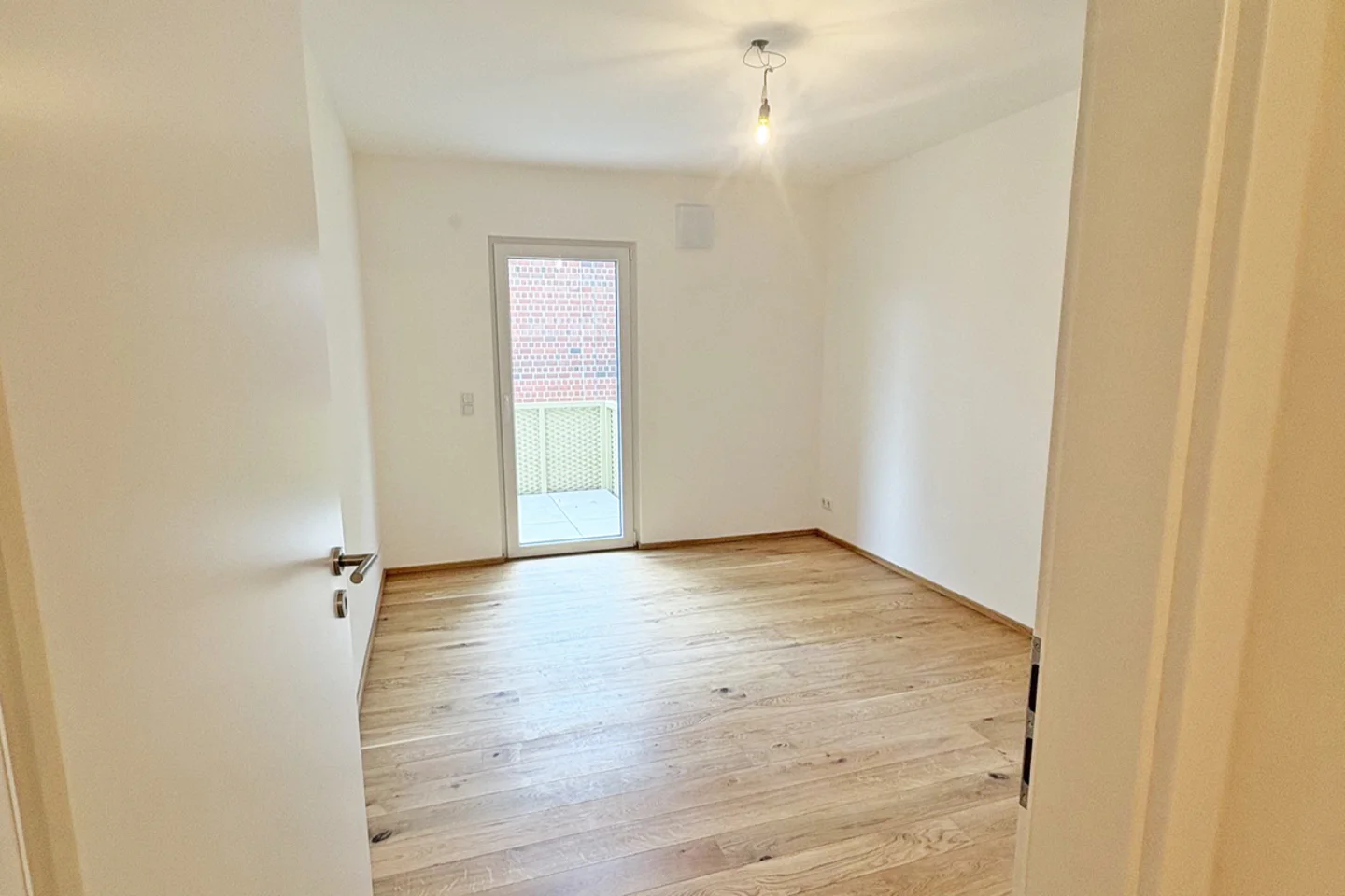 ERSTBEZUG Sonnige 3 Zimmerwohnung mit 2 Bädern in zentraler Lage Rosenheims - Foto 4