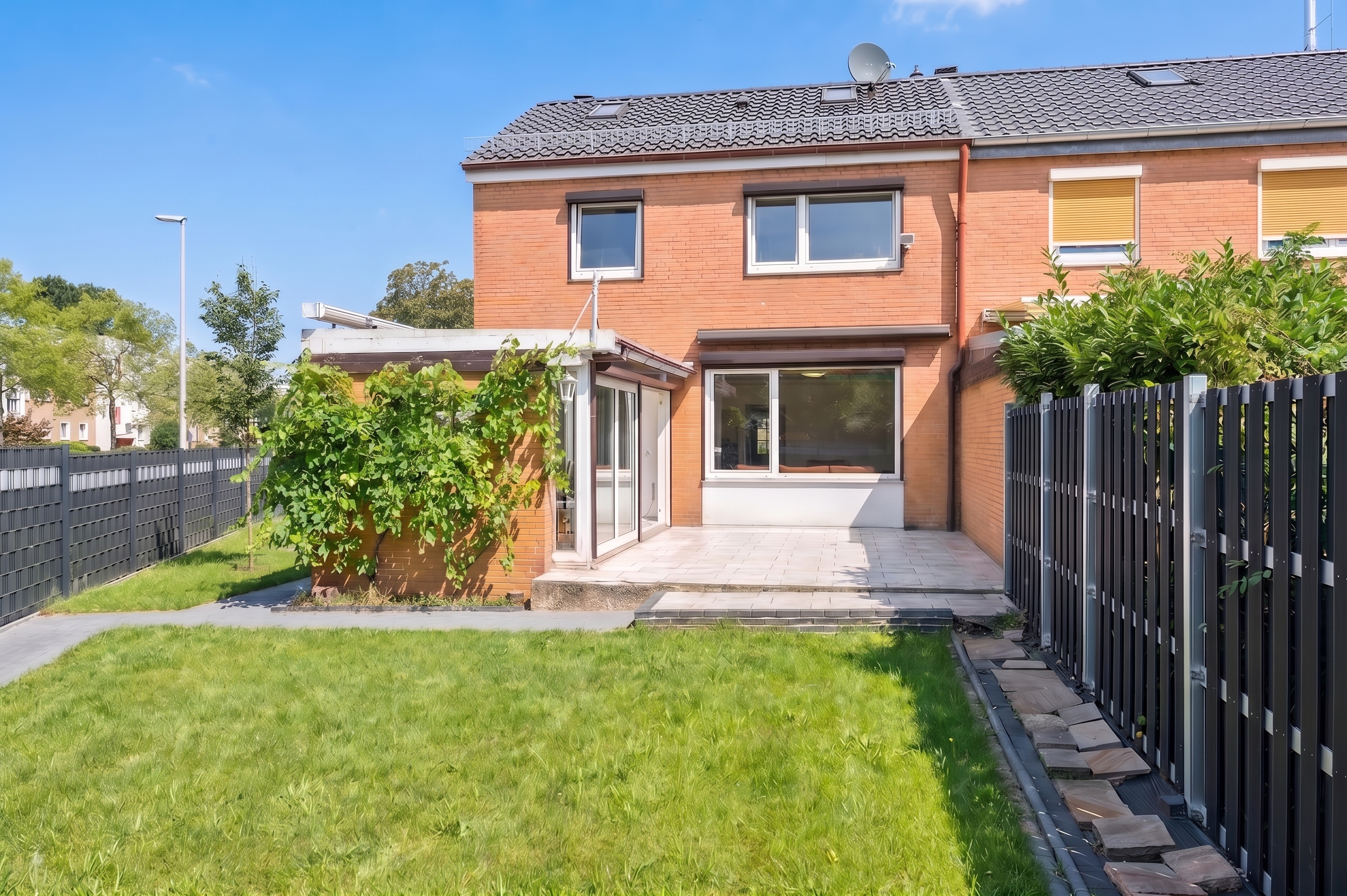 Familienfreundliches Reihenendhaus mit großem Garten in Mühlenberg [AI-modified]