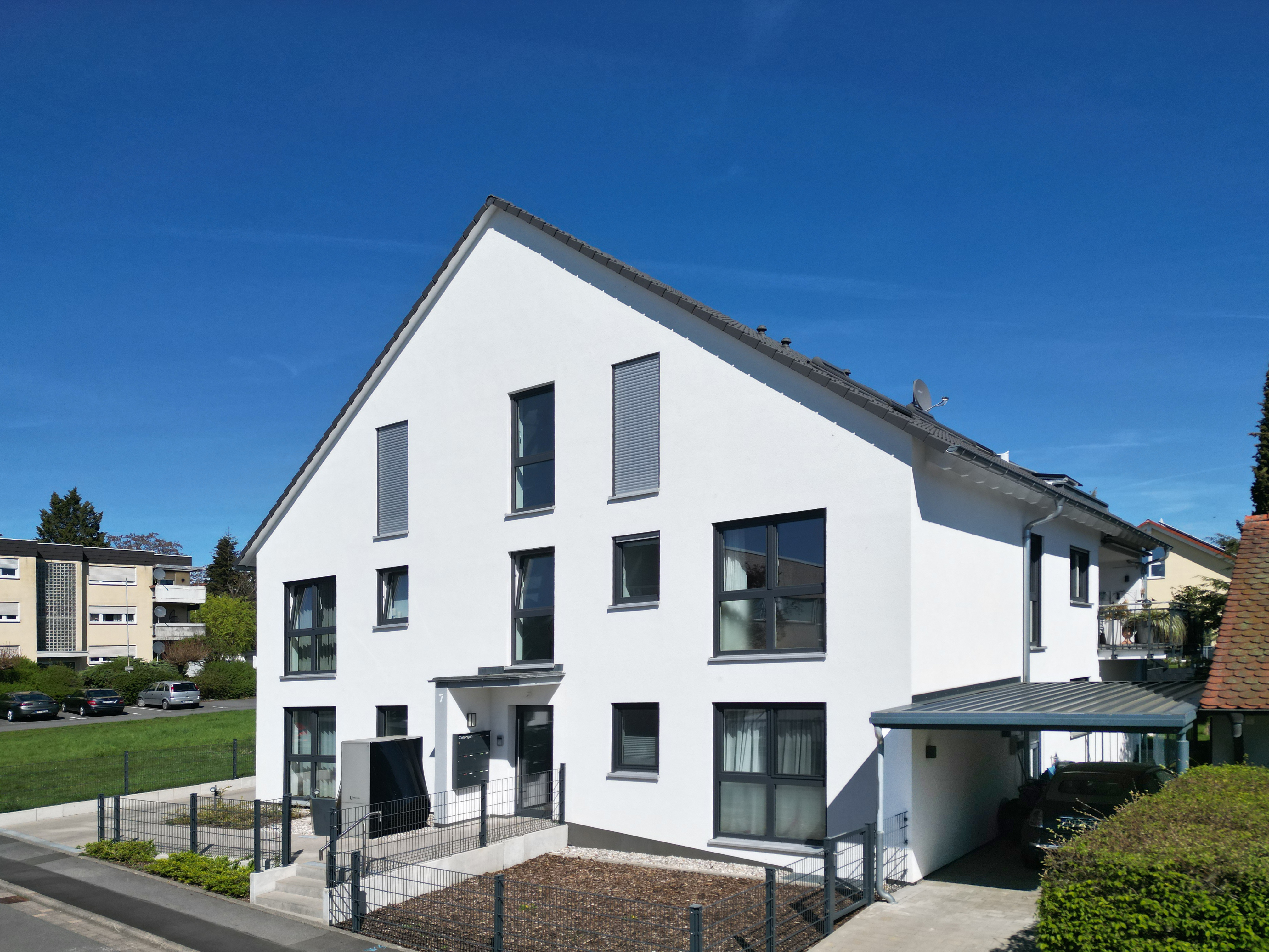 Jung, effizient, hochwertig - Zwei Zimmer mit Südbalkon!