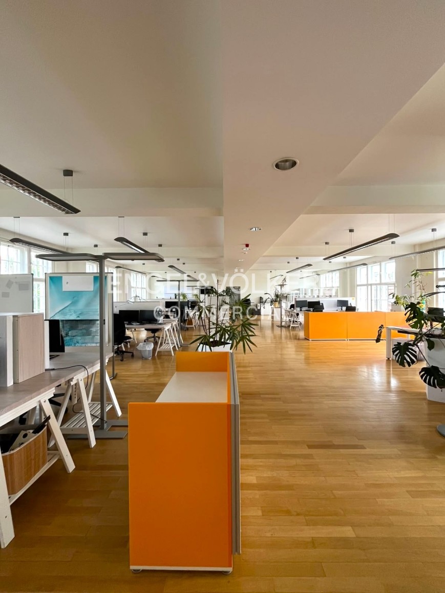 Moderne Arbeitswelten im historischen Bürokomplex