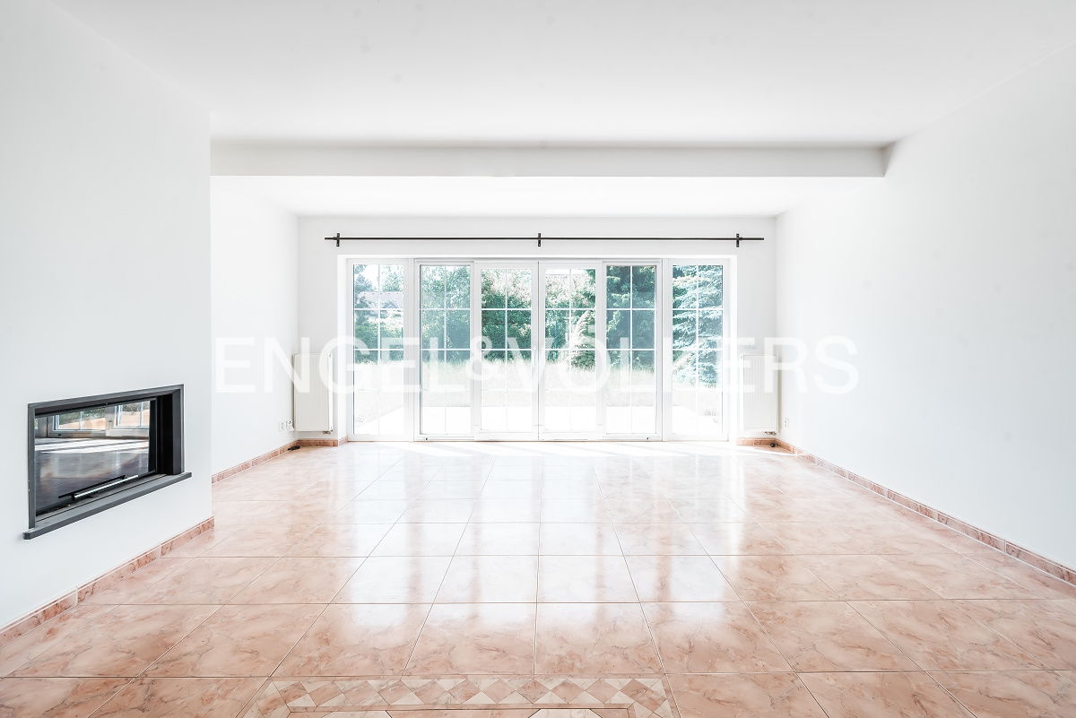 Luxury villa 7+kt for rent in Průhonice