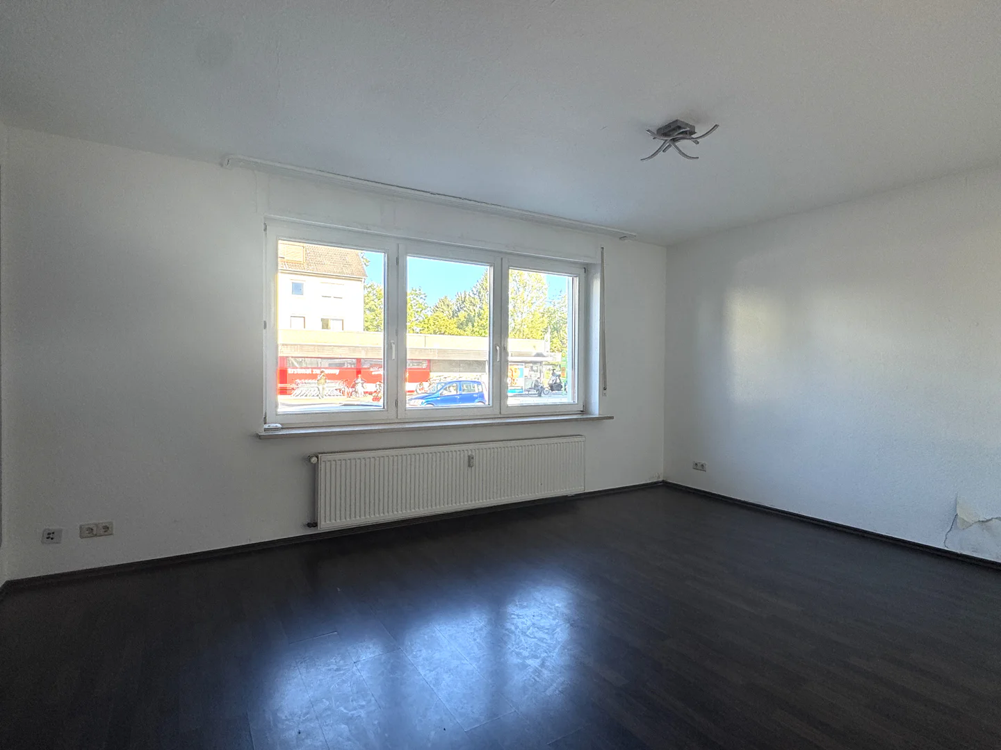 Allmannsdorf vor der Tür: 3-Zimmer-Wohnung mit Gartennutzung - Foto 3