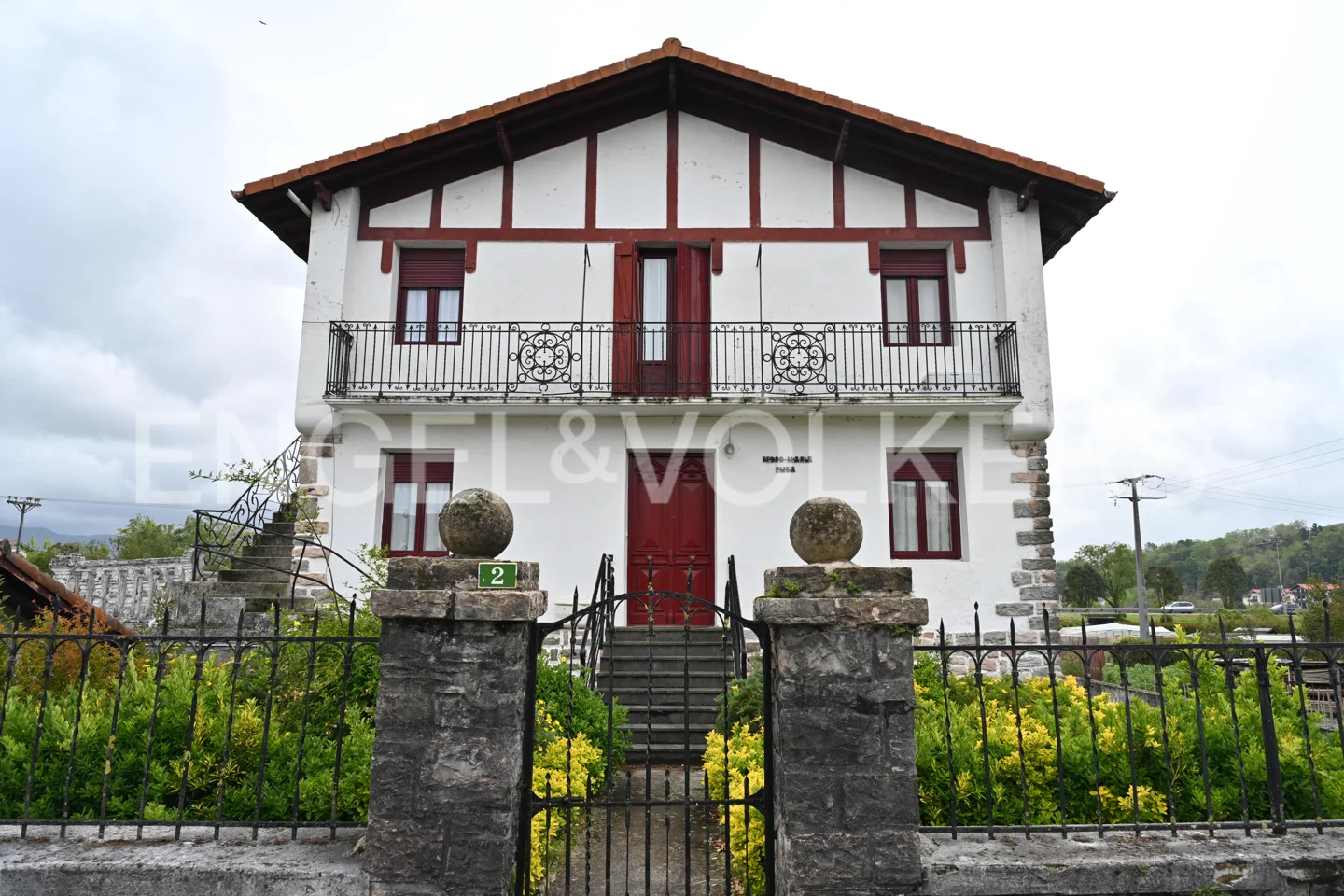 Spectacular detached house in the heart of Hondarribia.