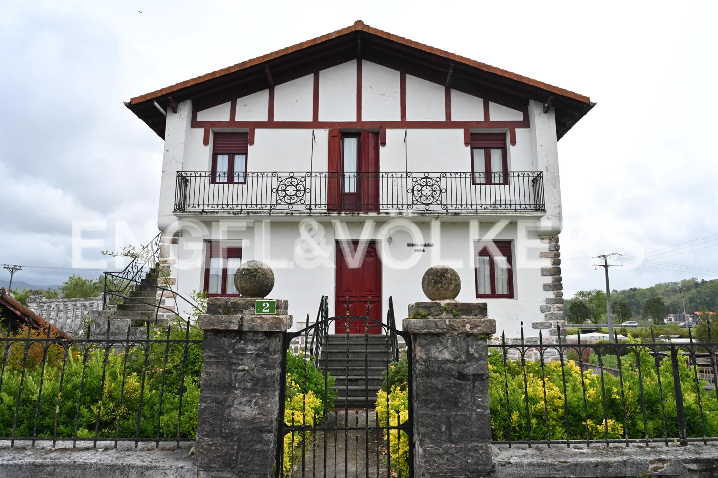 Spectacular detached house in the heart of Hondarribia.