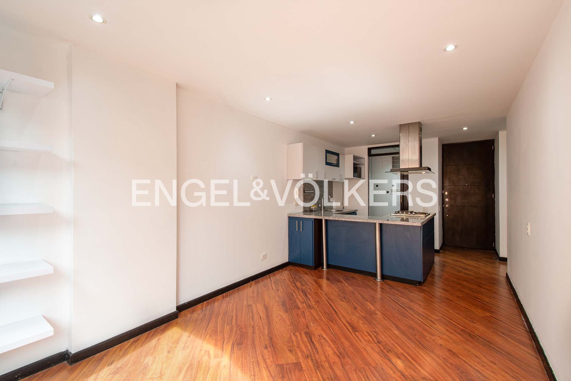 Apartamento con club house para arriendo en Chico Norte