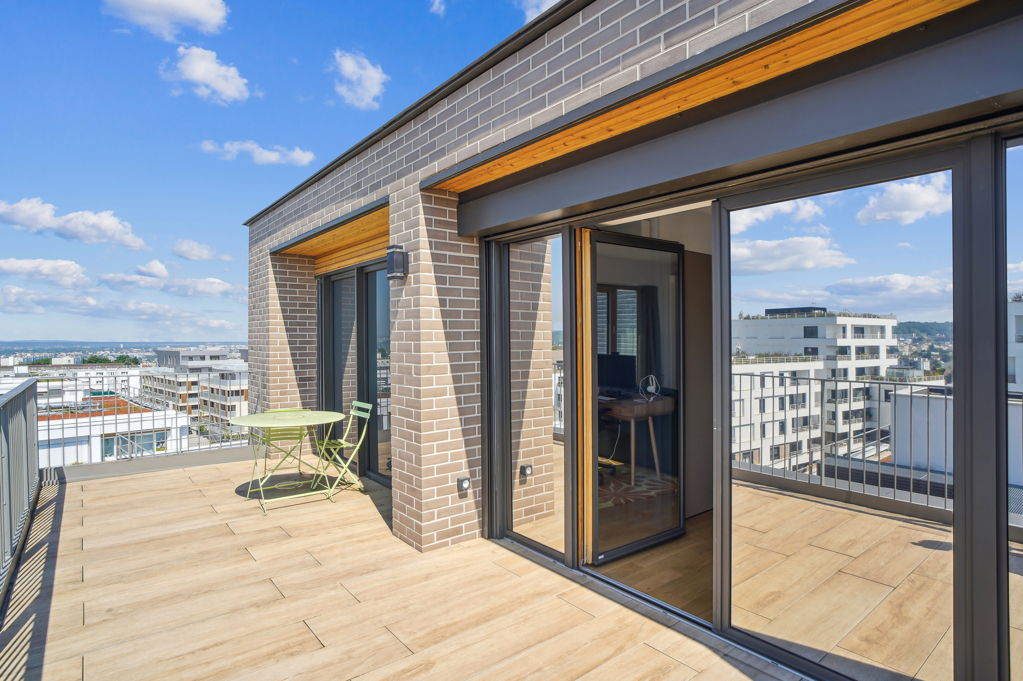 Exceptional duplex with 3 bedrooms and terrace – Rueil-Malmaison