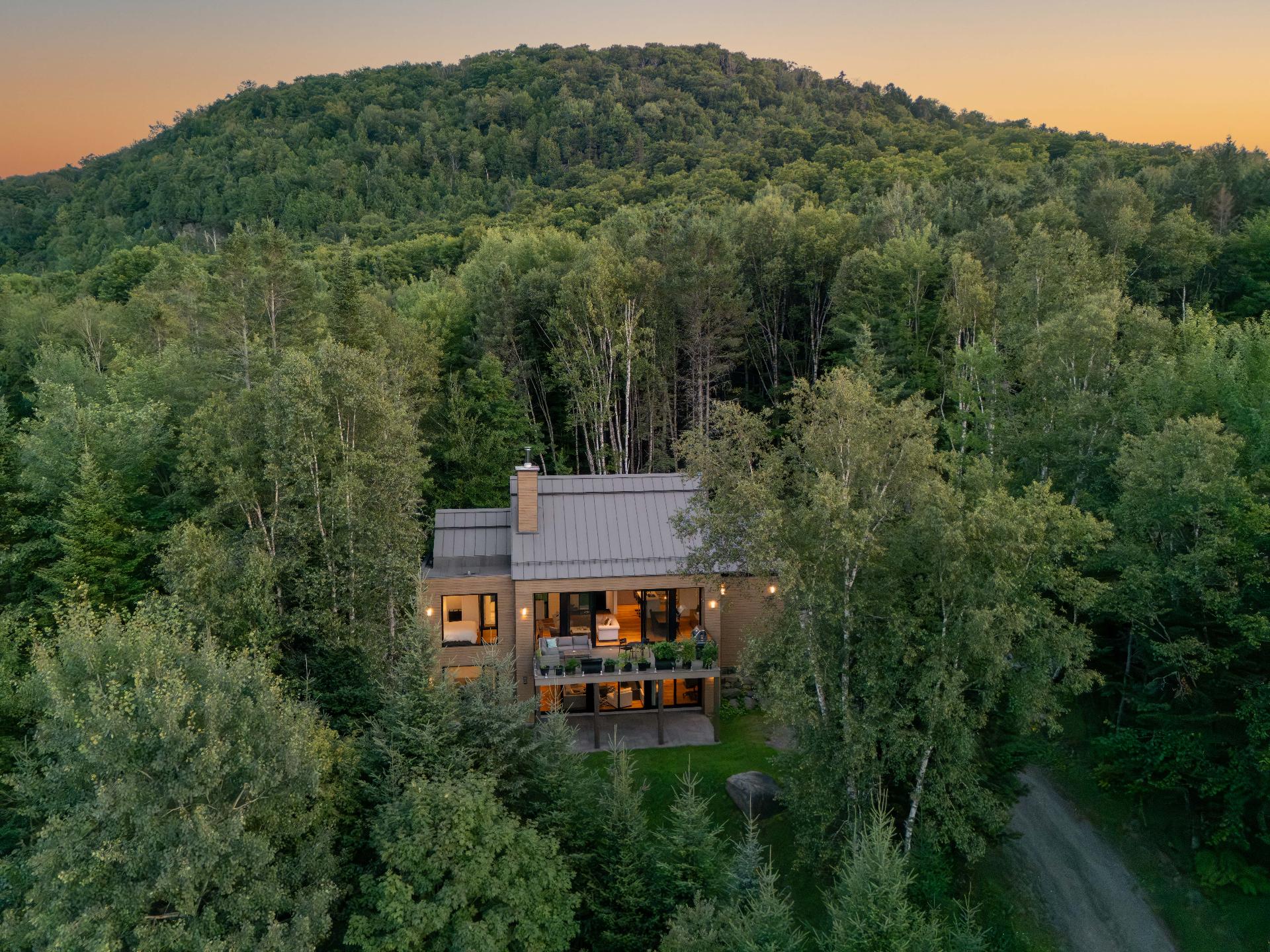 QUARTIER 8, Mont-Tremblant -  Privacy, Views & Prestige