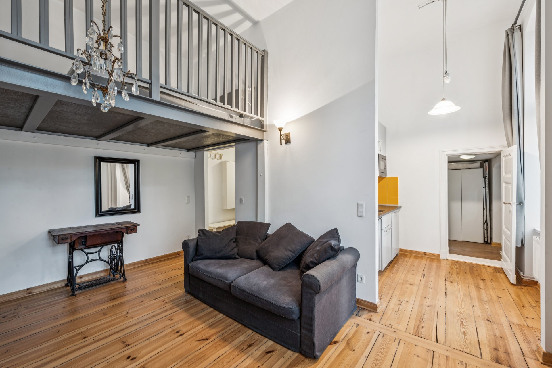 Kompakt wohnen mit Loft-Gefühl – besondere Altbauwohnung in Kreuzberg