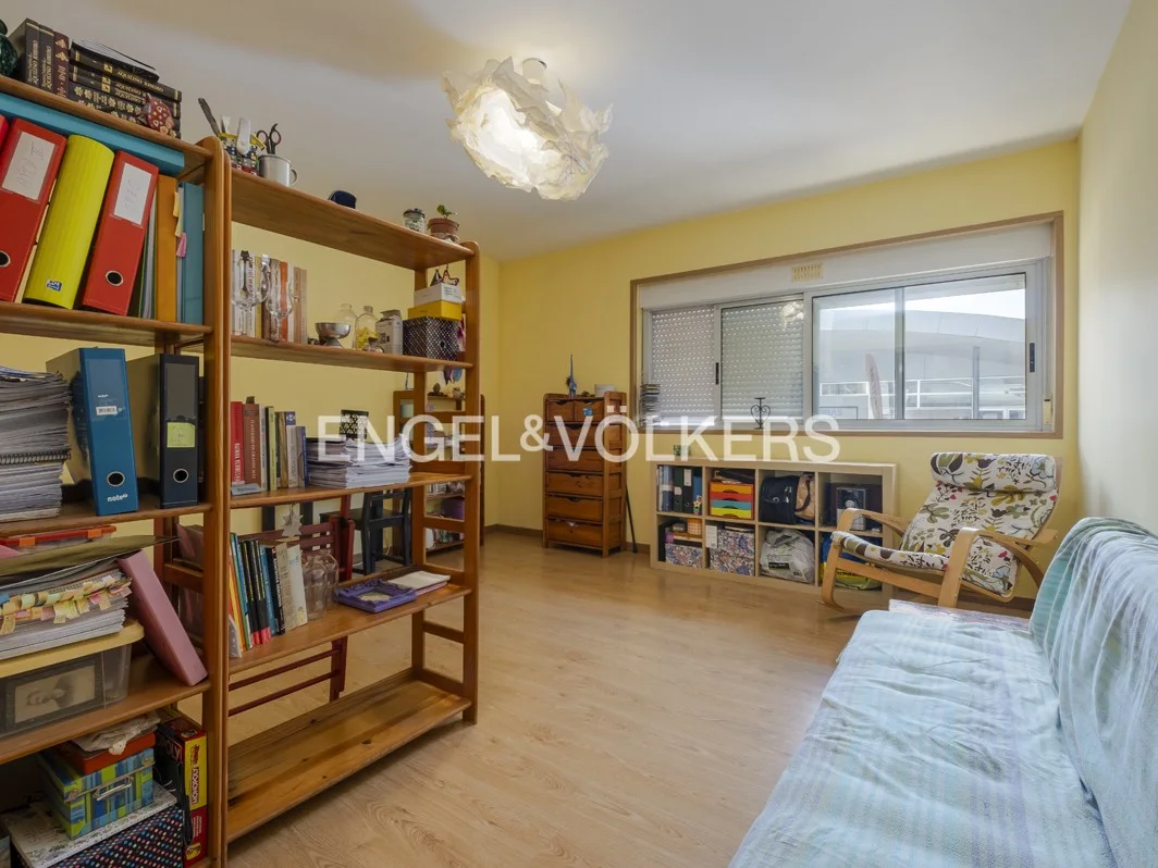 3-bedroom apartment with garage in Porto Salvo