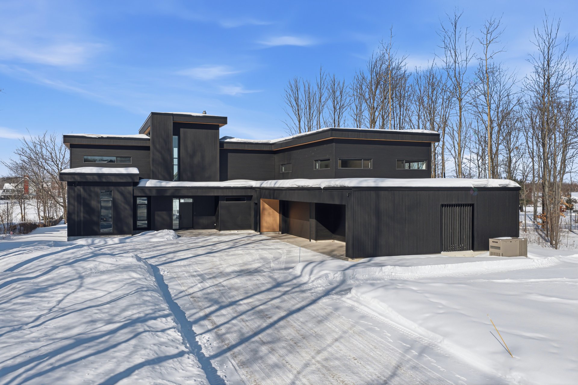 Exceptional contemporary architecture on the waterfront