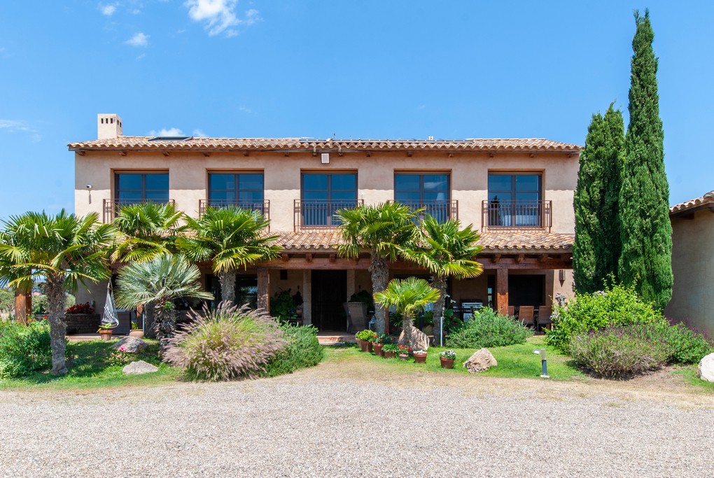 Magnífica finca con instalaciones hípicas  situada en un entorno privilegiado.