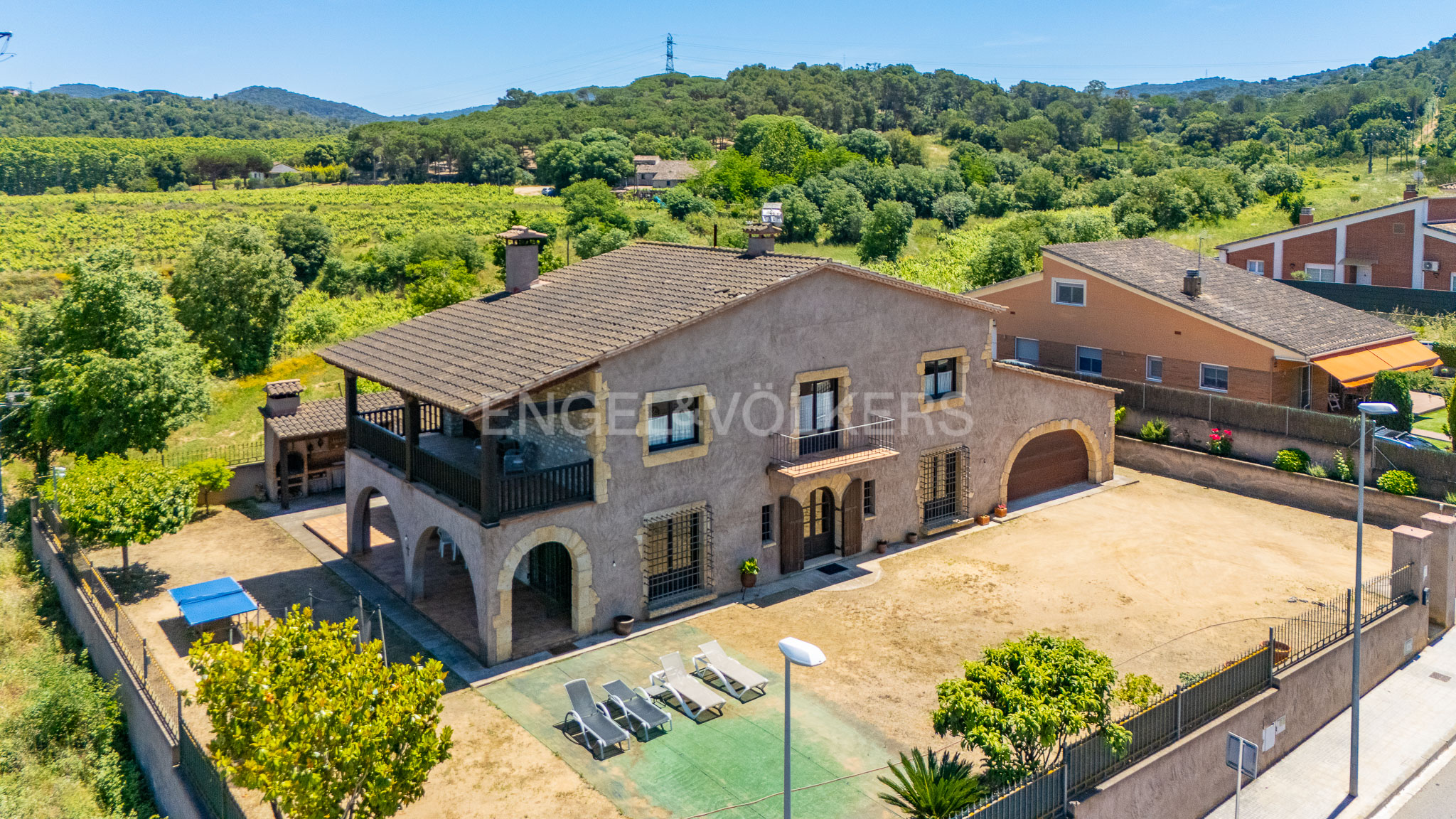 Excellent and modern farmhouse in Montornès