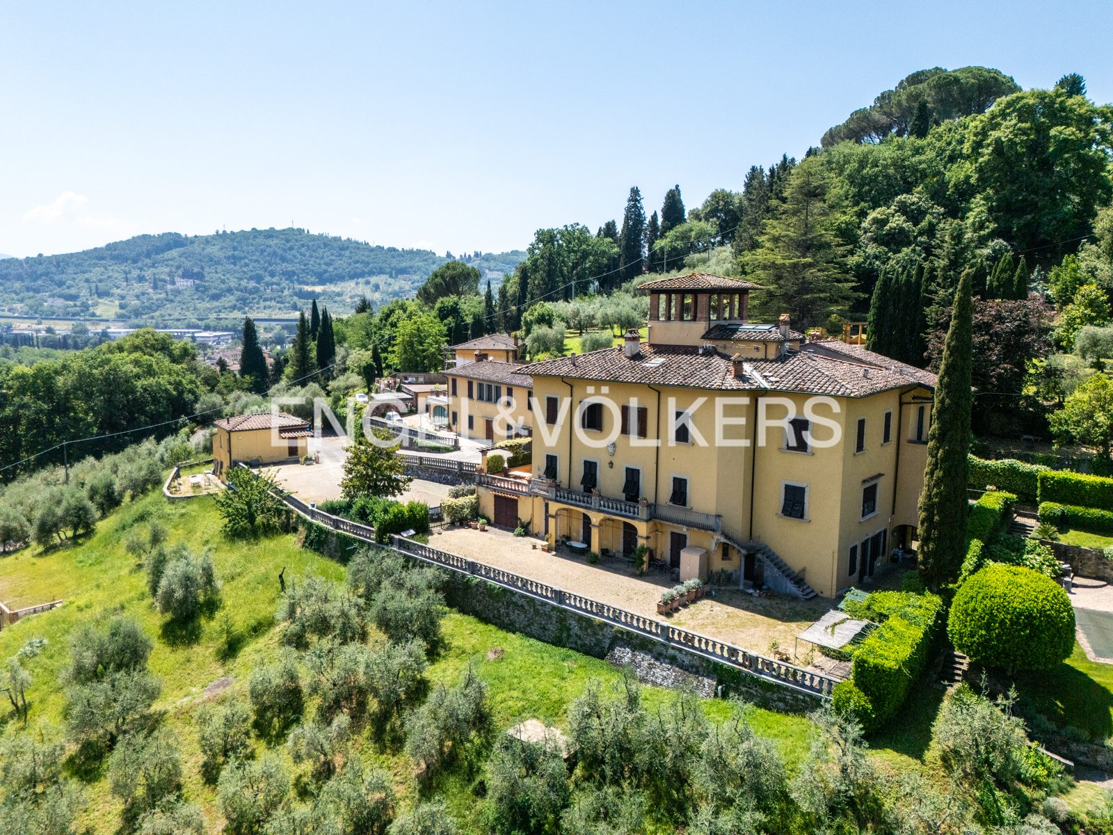 Charming Residence in Historic Villa with View
