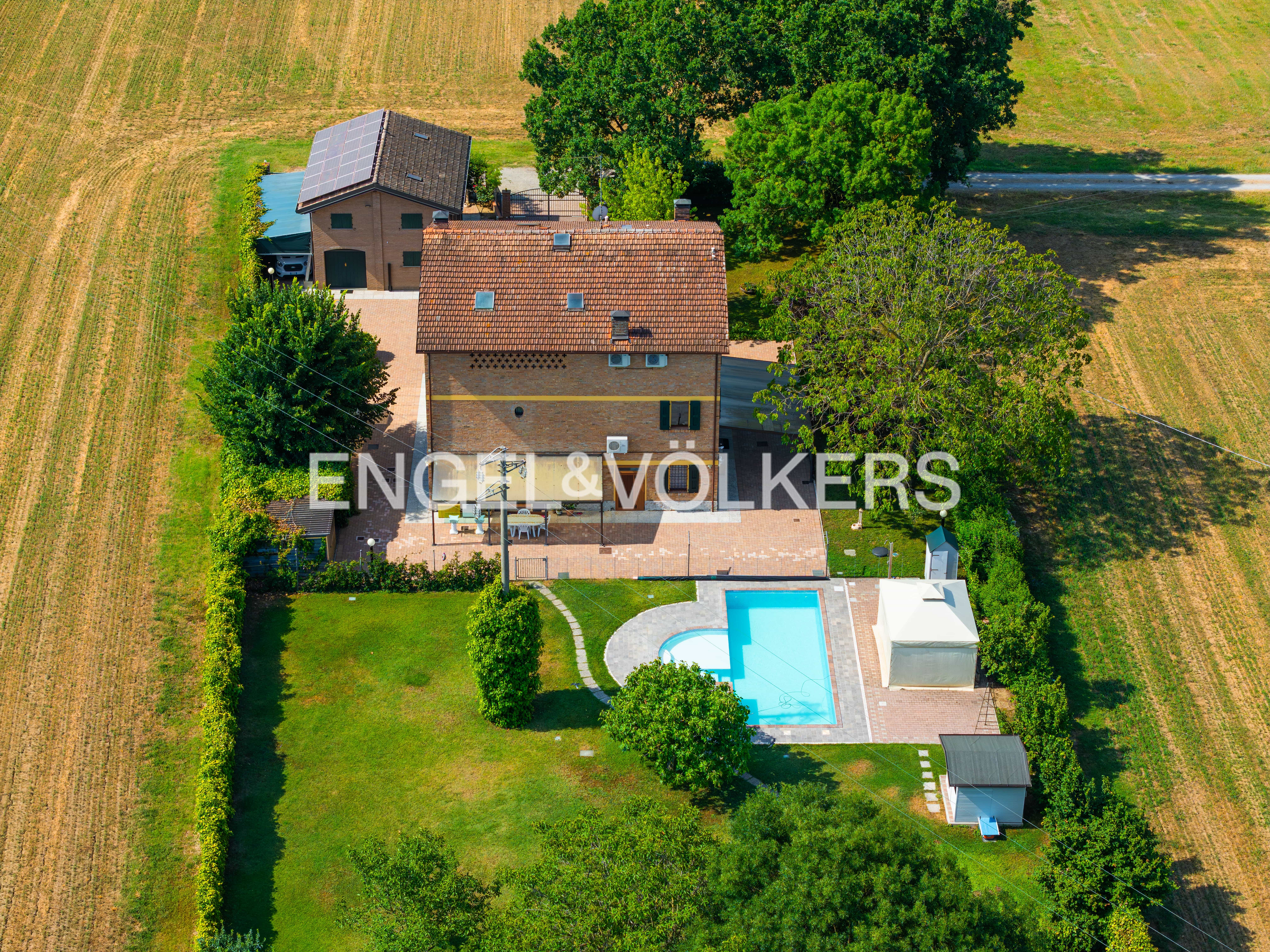 Multi-family rustic home with pool in Sant'Anna, San Cesario sul Panaro