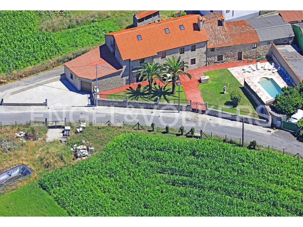 Engel&Völkers vende esta magnífica casa de turismo rural, en funcionamiento a 5km de Noya.