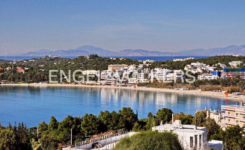 Luxury apartment with sea view in Vouliagmeni