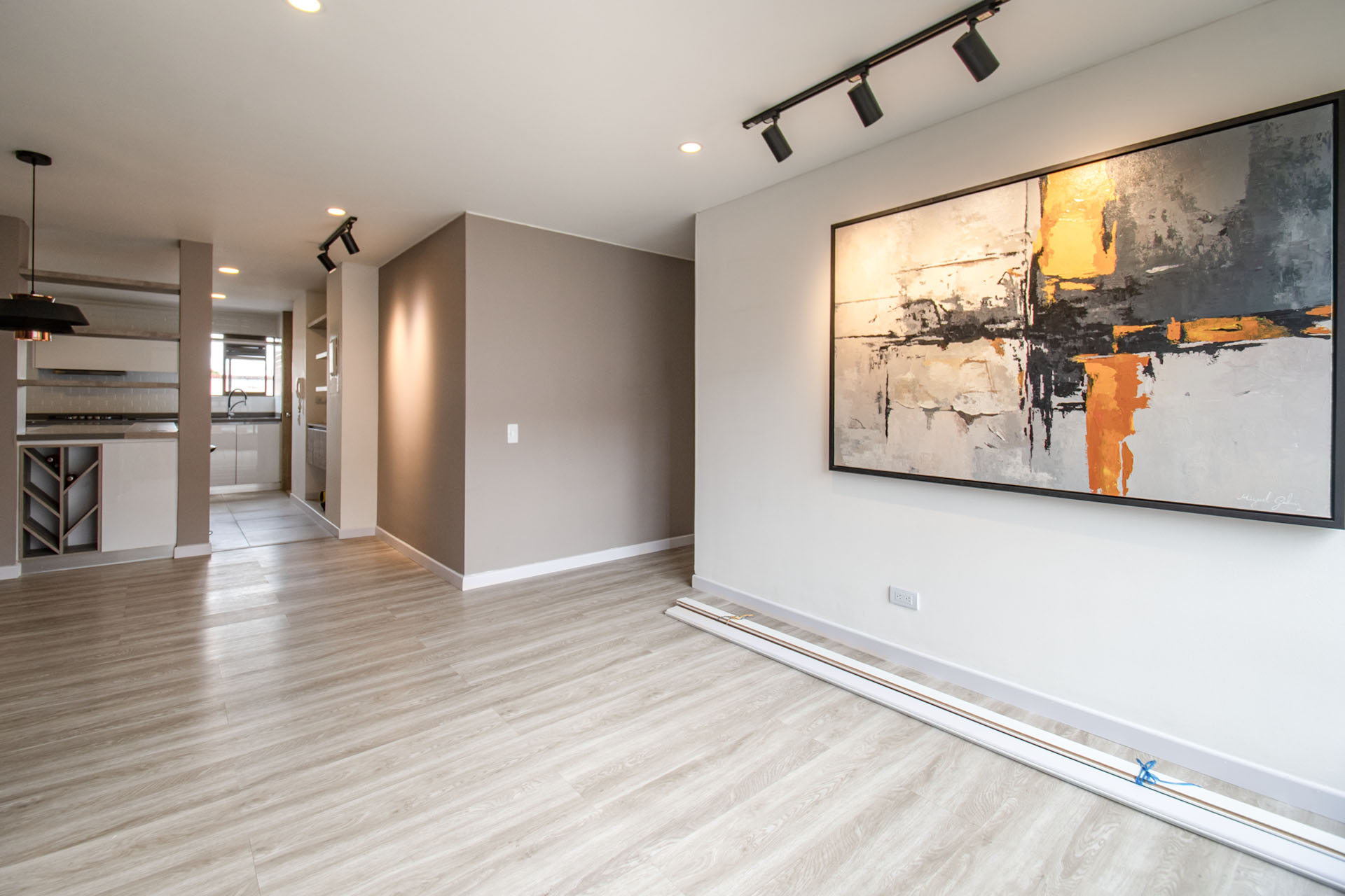 Apartamento remodelado con clubhouse para venta en El Batán