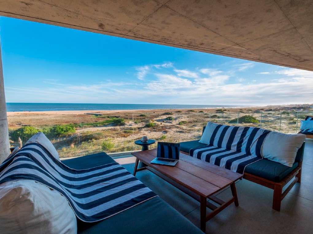 Apartment by the sea in Colette