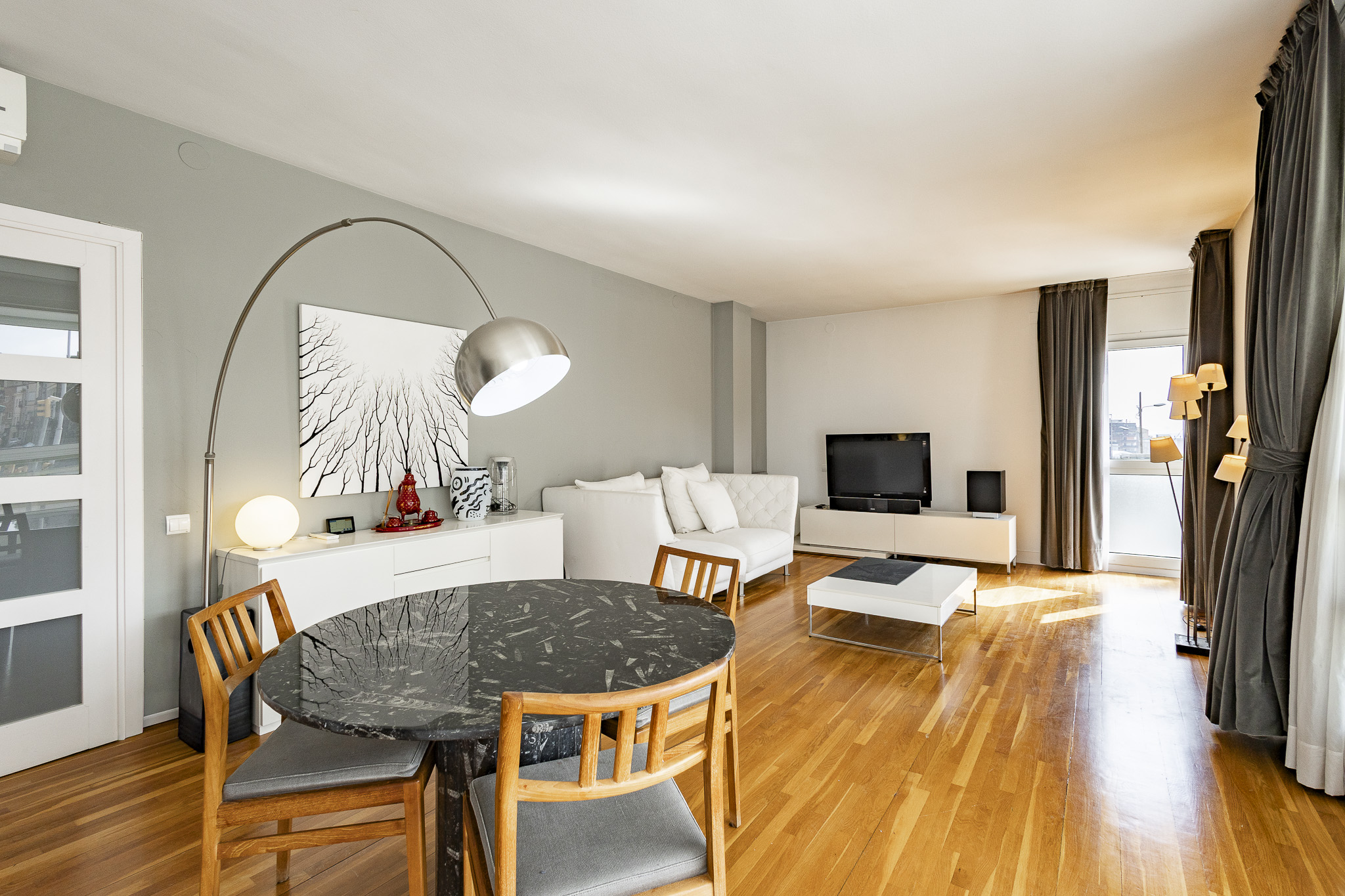 Bright, sunlit large flat Sarrià–Tres Torres