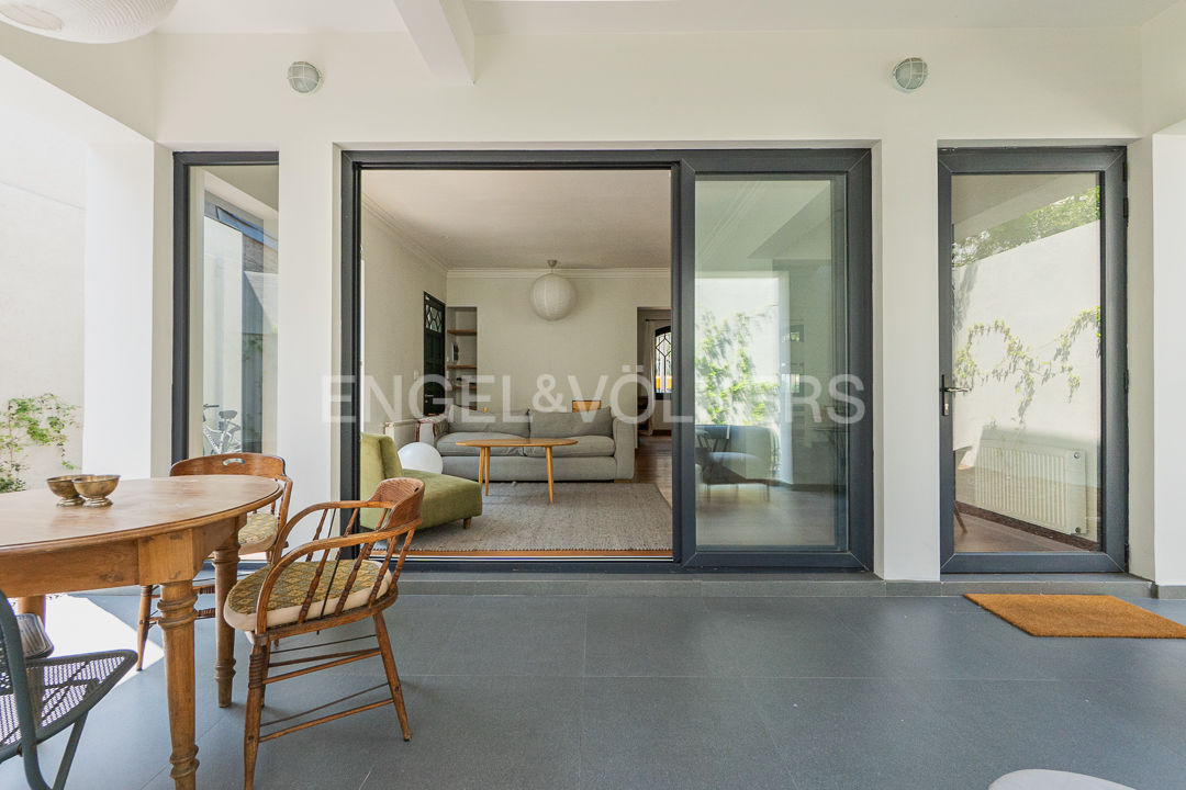 Casa Remodelada Barrio Italia / Master Suite + 2 Estac.
