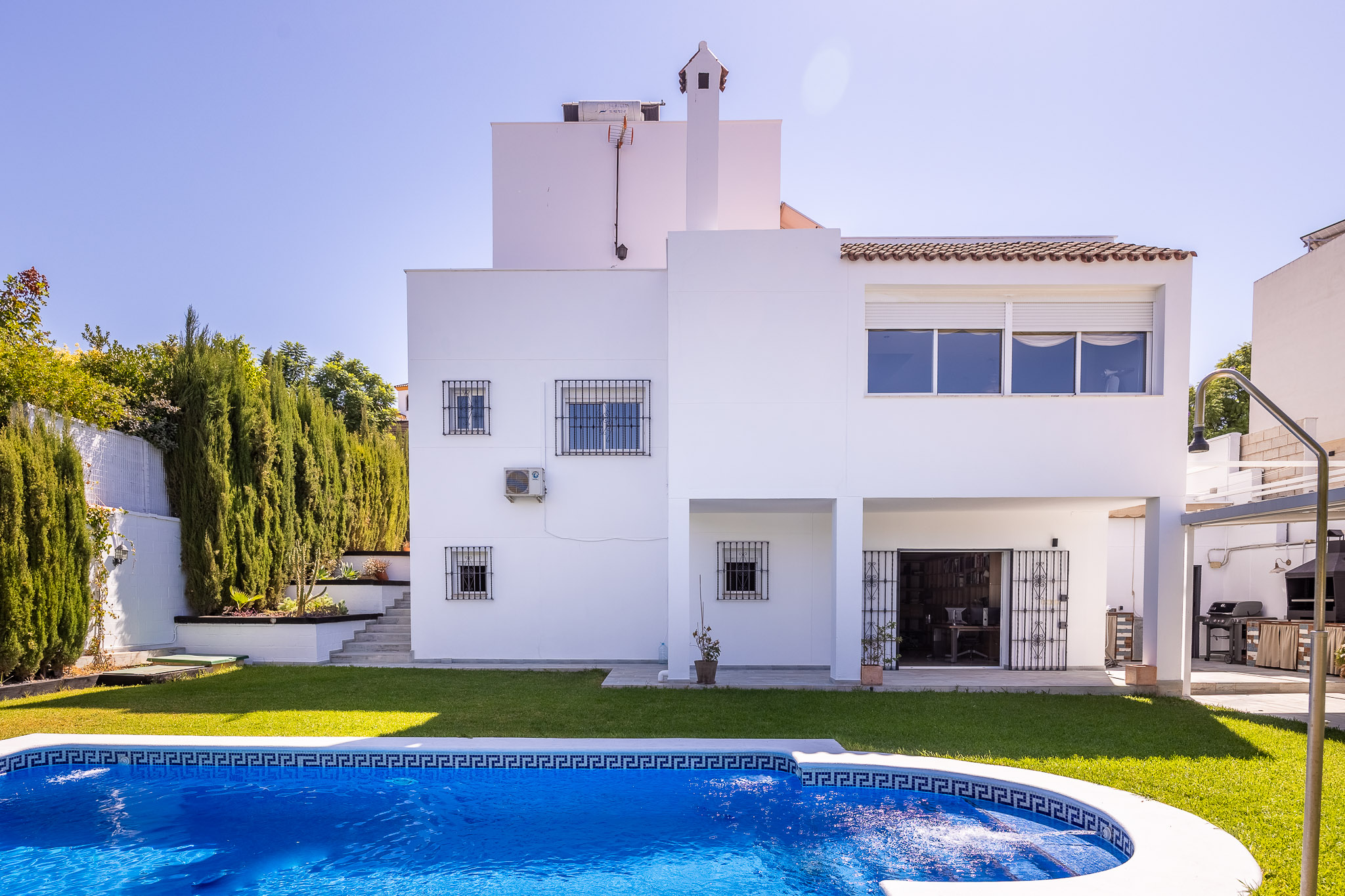 Engel & Völkers presents: Exclusive Panoramic Residence in Los Cerros and Olivar de Quintos enclave