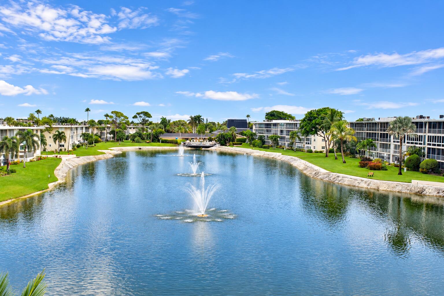 Serene Lakeside Living at Lake Clarke Gardens