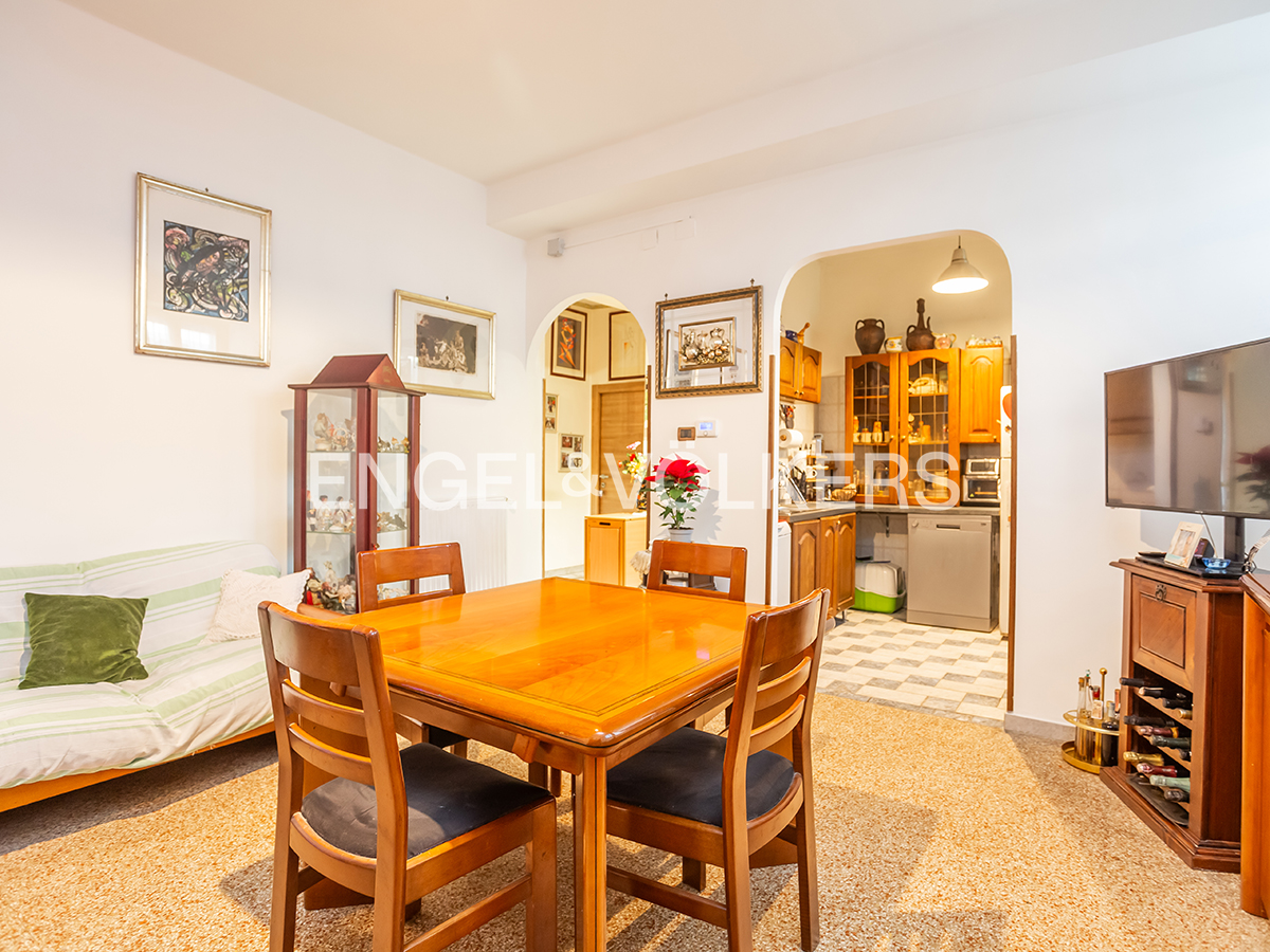 São Paulo, spacious four-room apartment with garden