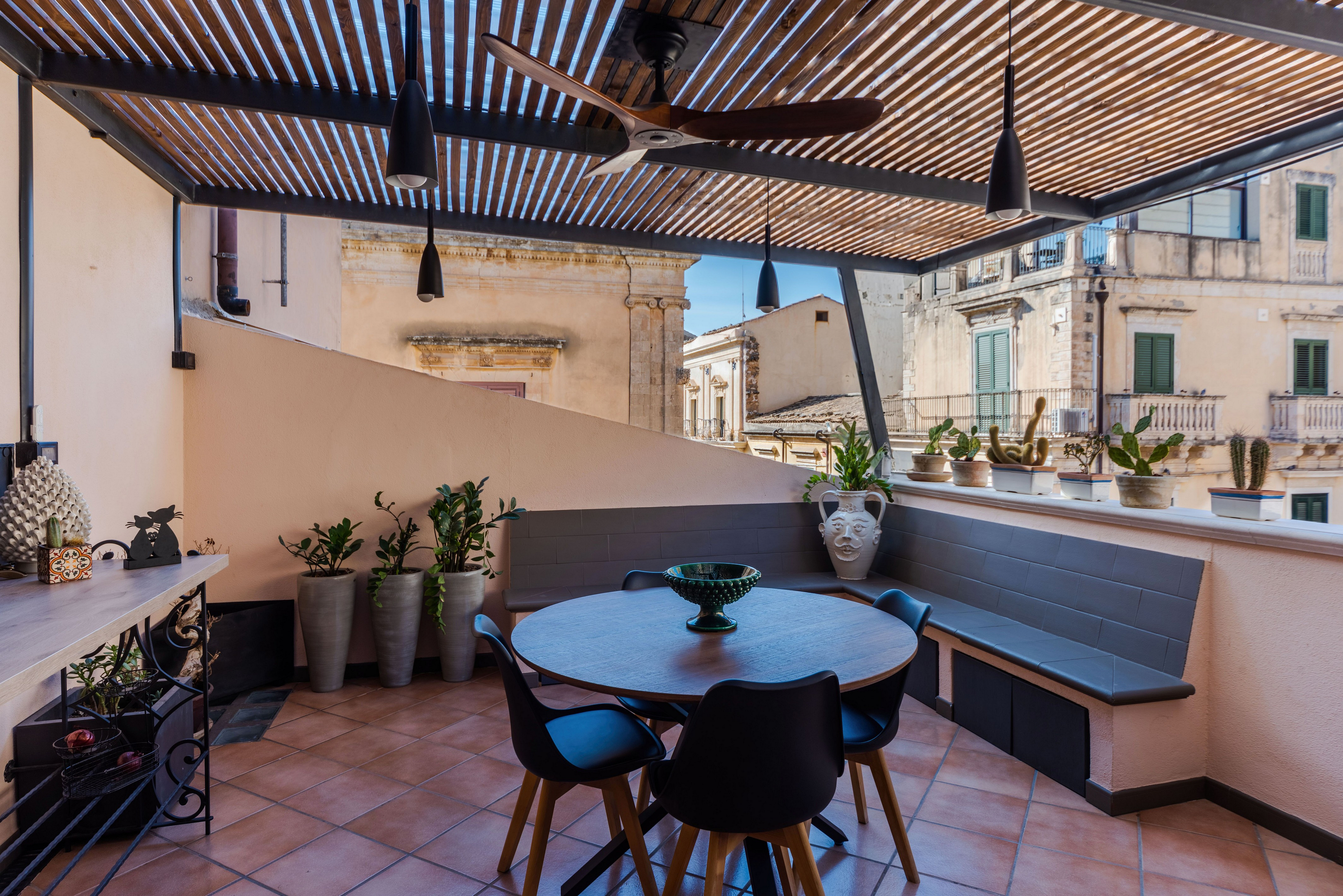 Das exklusivste Herzstück von Noto, mit eigener Terrasse