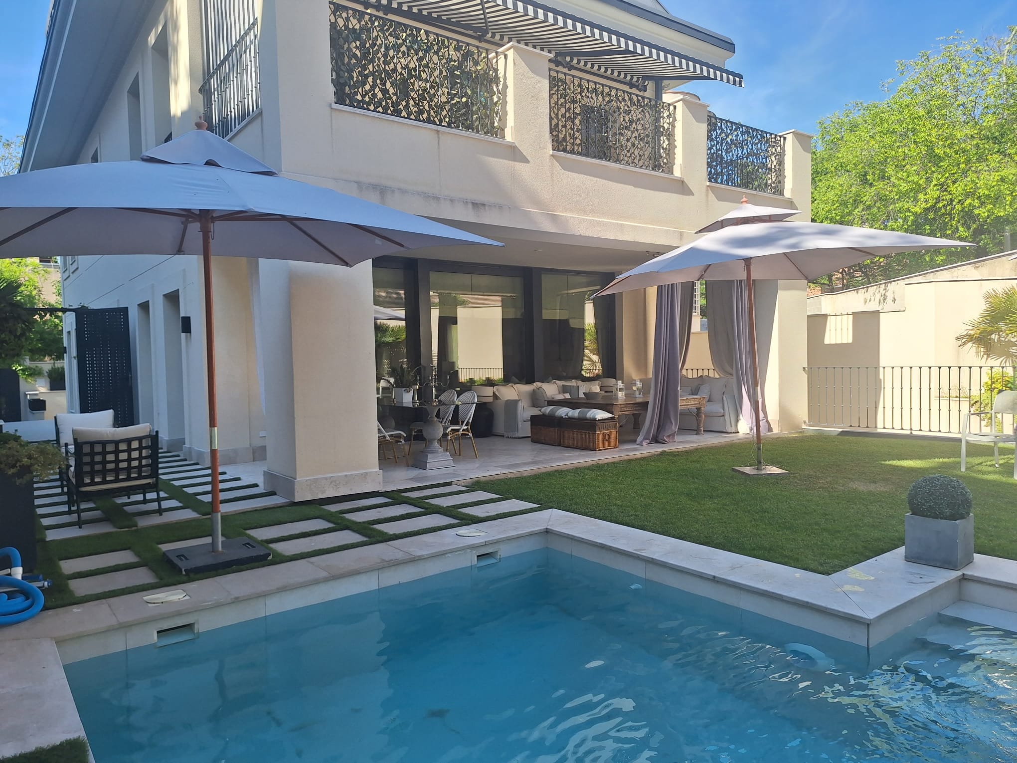 Exclusivo Chalet de Lujo en El Viso – Alquiler Temporal por Meses