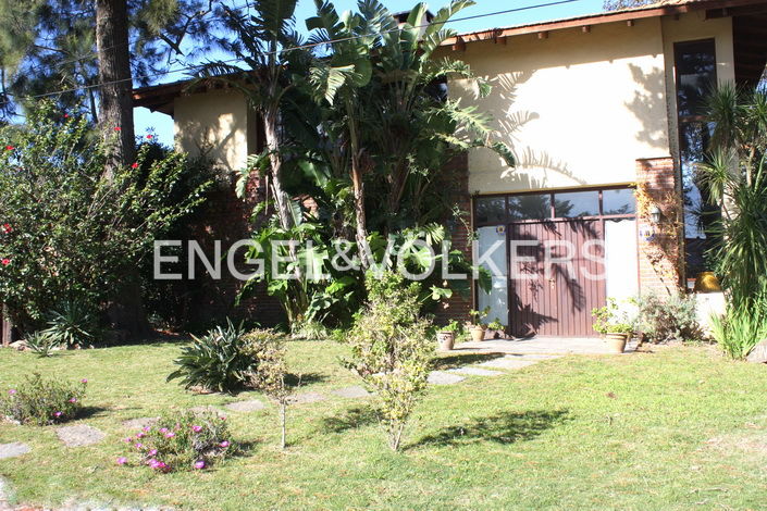 Spacious house by the sea