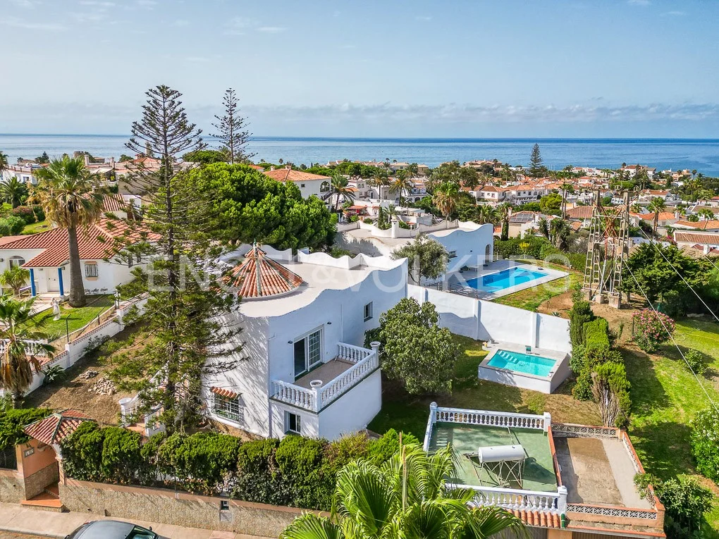 Fabulous brand new villa recently refurbished with marvellous views.