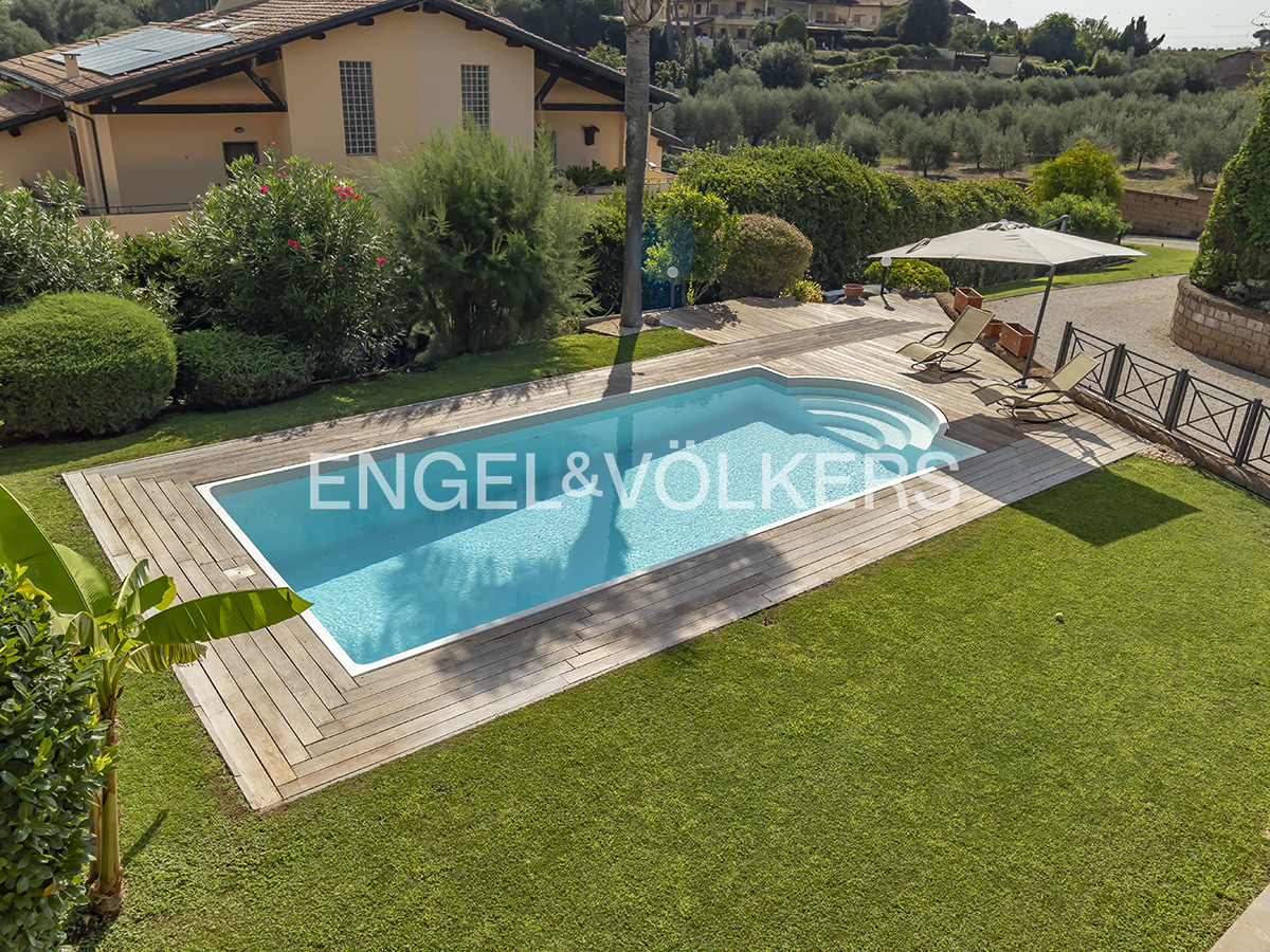 Trigoria, elegant villa with pool