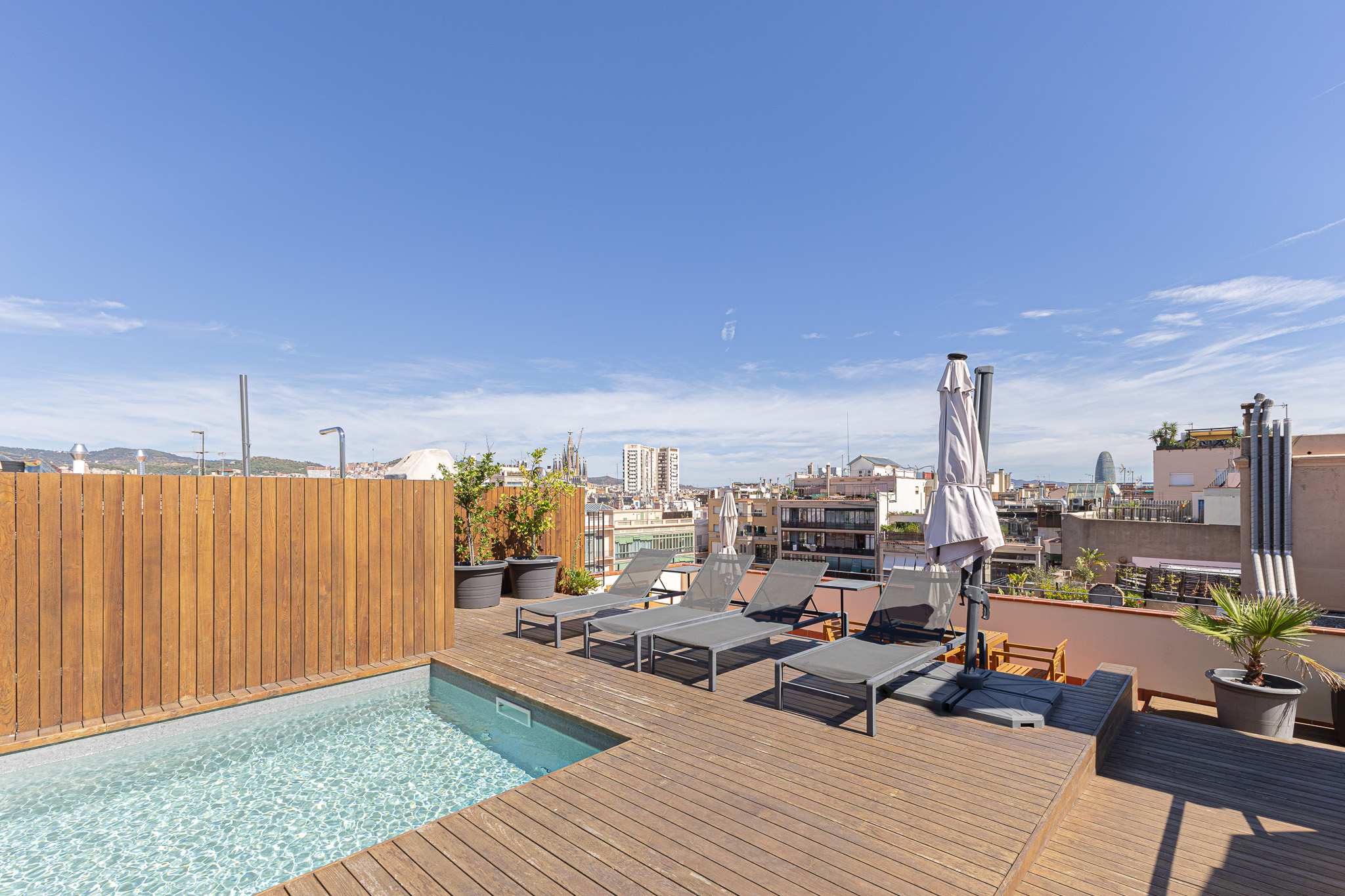 Exclusive apartment in a landmark building on Girona Street
