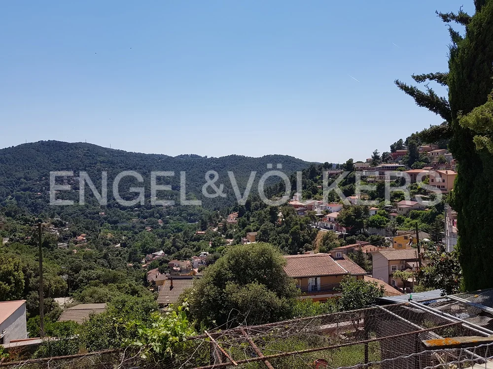 Land with magnificent views in Las Planas
