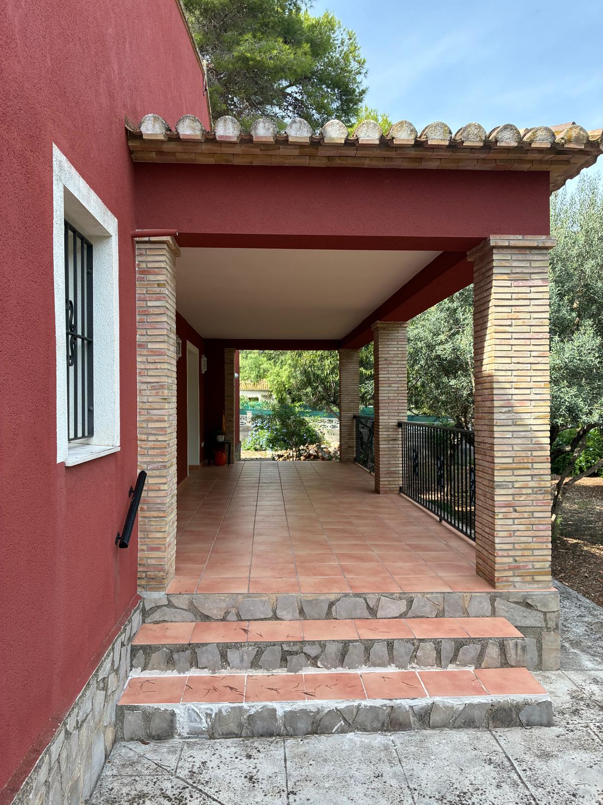 Eine Immobilie mit mediterranem Flair und außergewöhnlichem Potenzial in Las Rotas