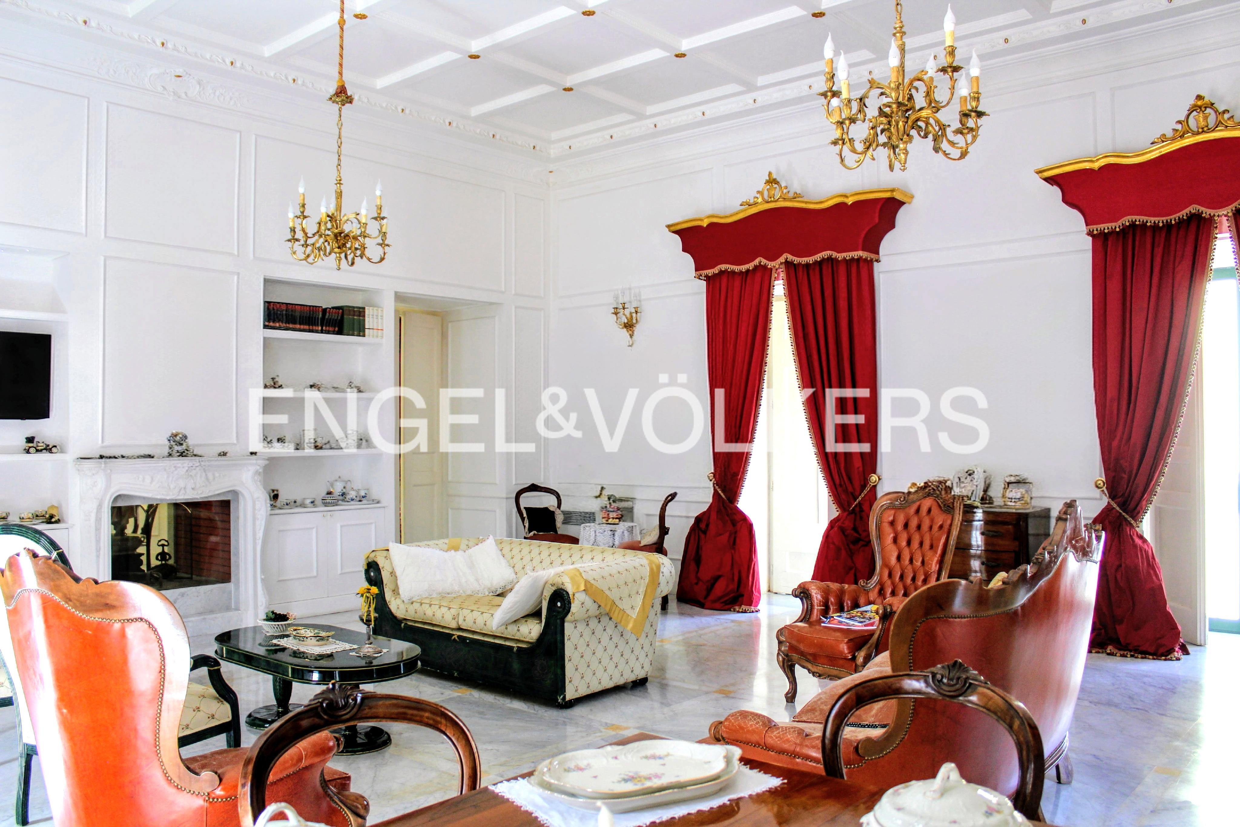 Elegante appartamento con giardino e piscina in pieno centro storico