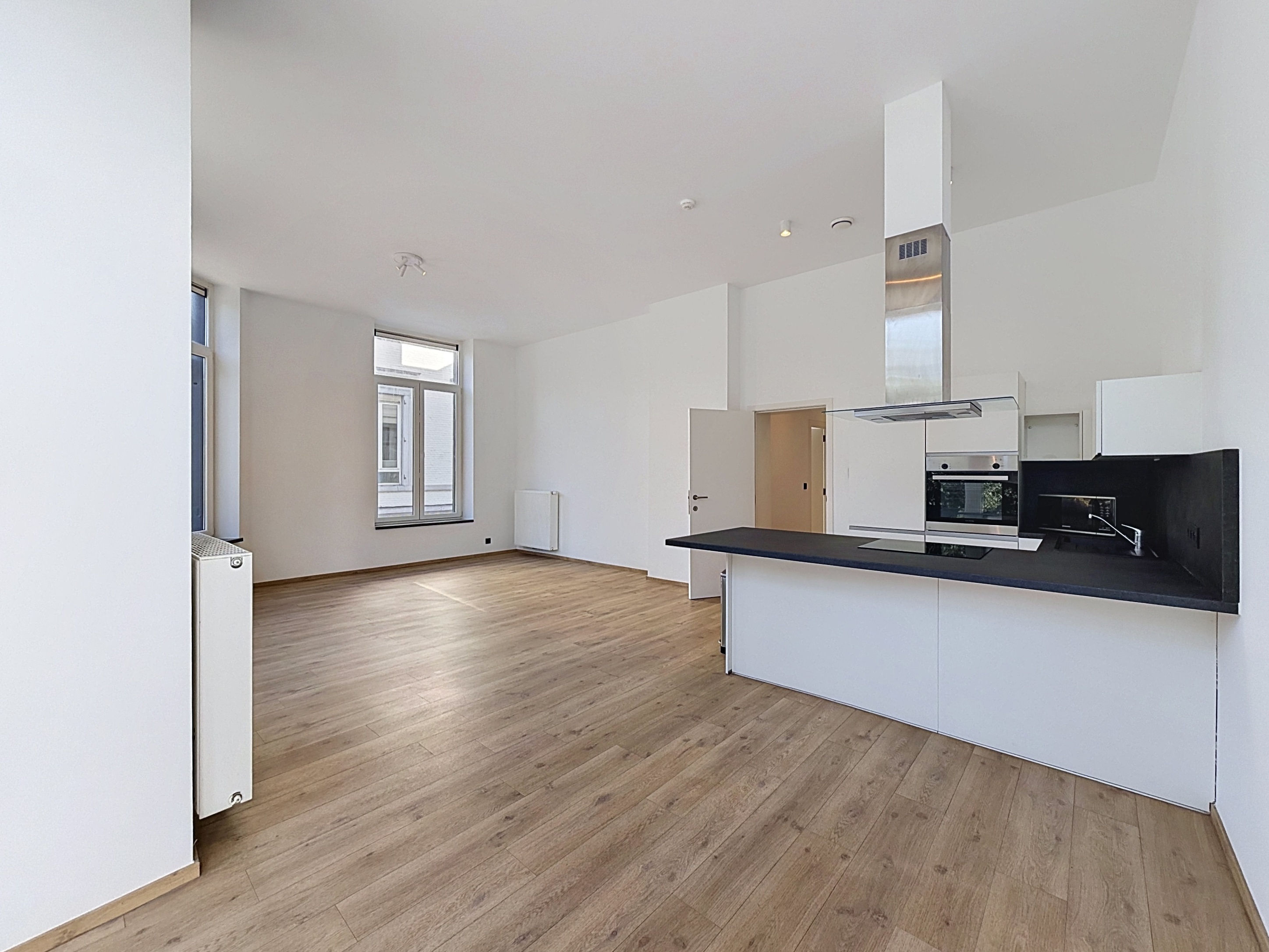 Appartement deux chambres de 81 m², face aux boulevards arborés