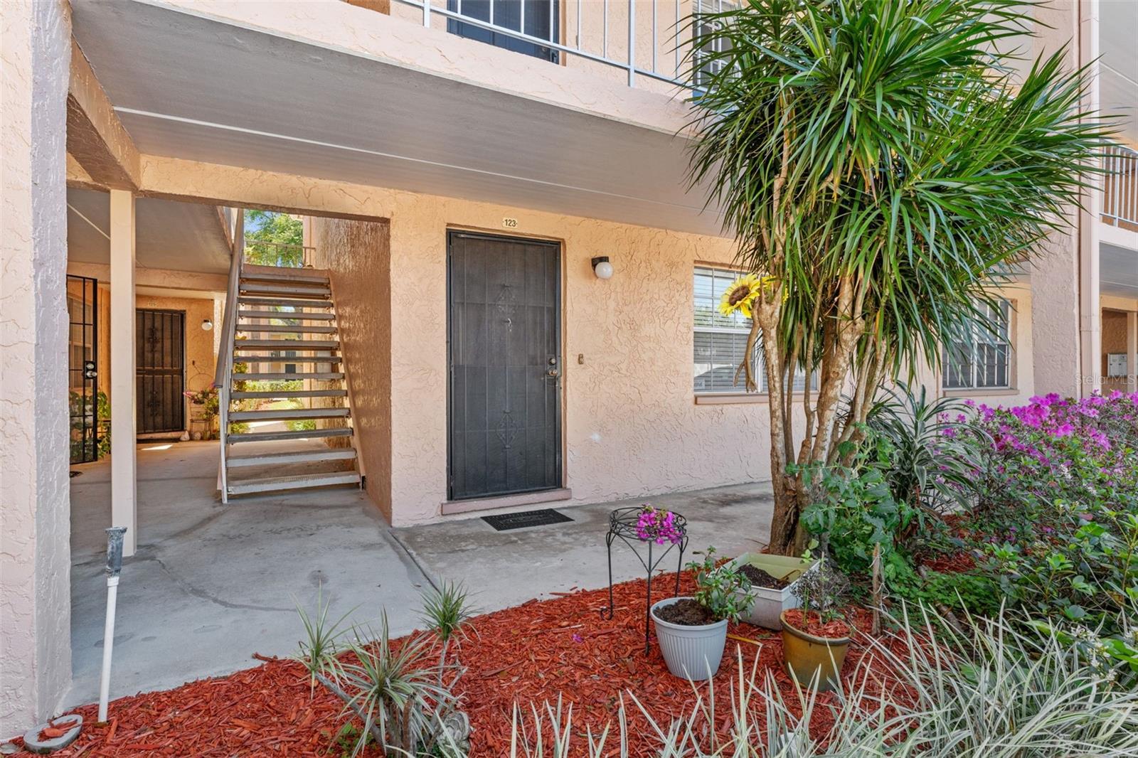 Updated & Move-in Ready Condo in Prime Tampa Location