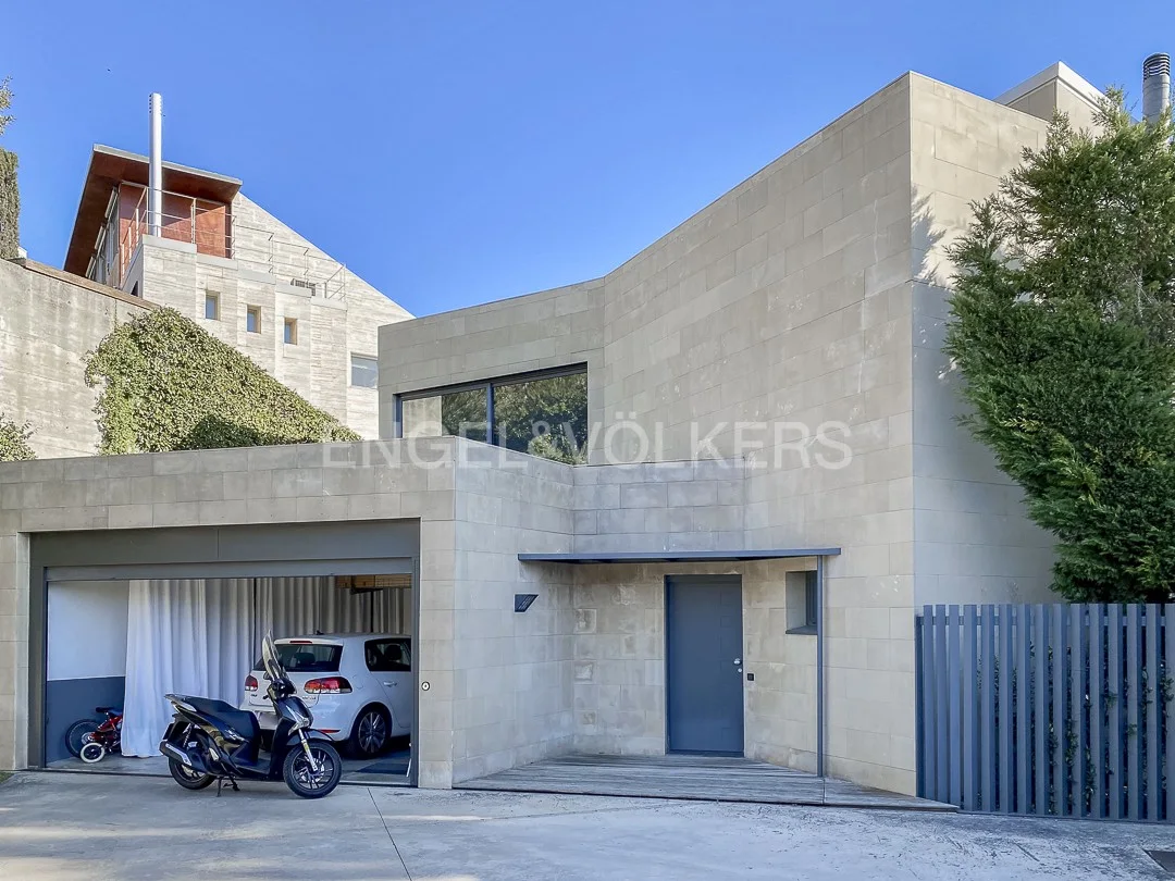 Spectacular house in Vallvidrera with pool and city views