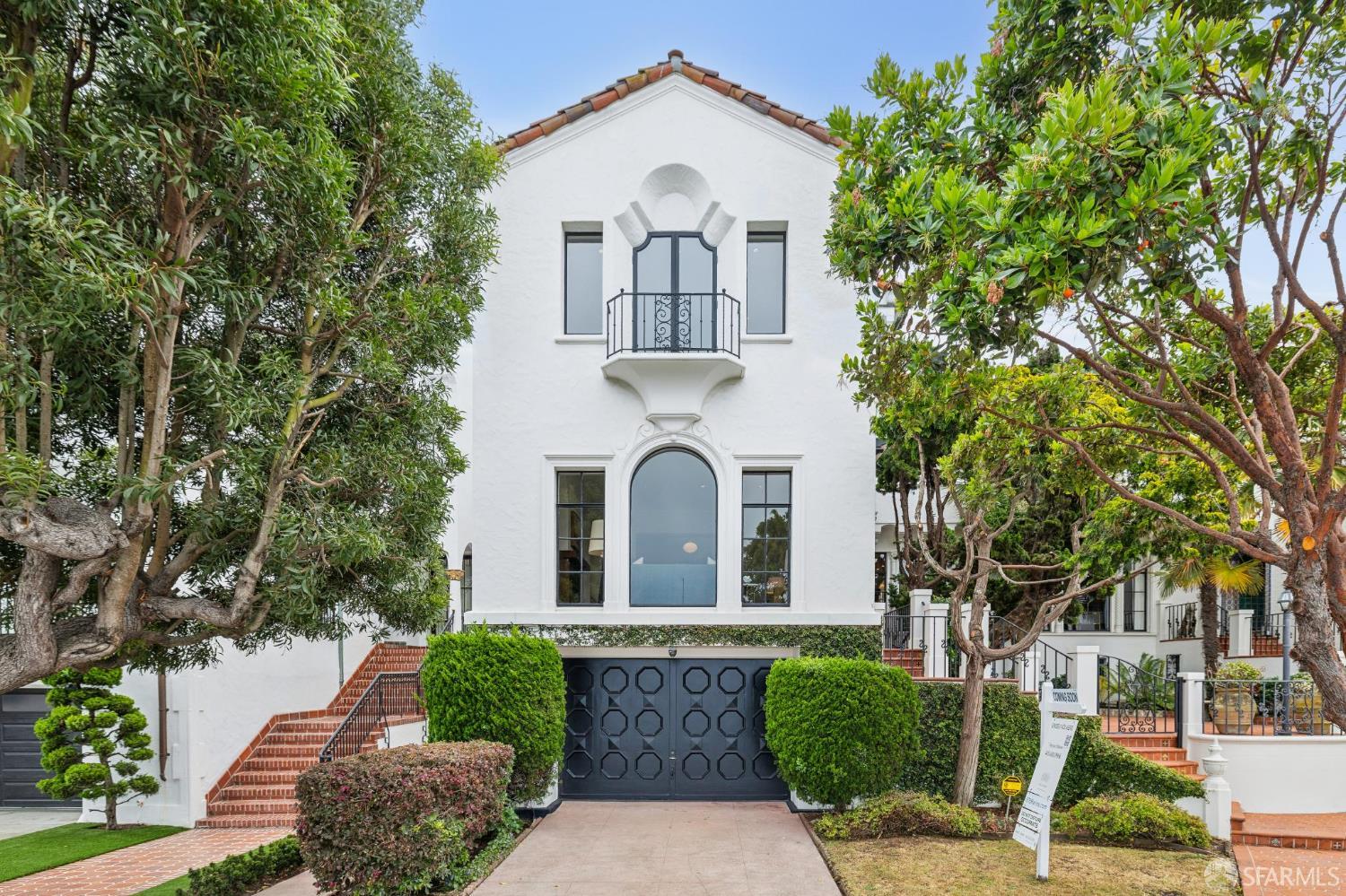 A Rare Marina Waterfront Legacy Residence