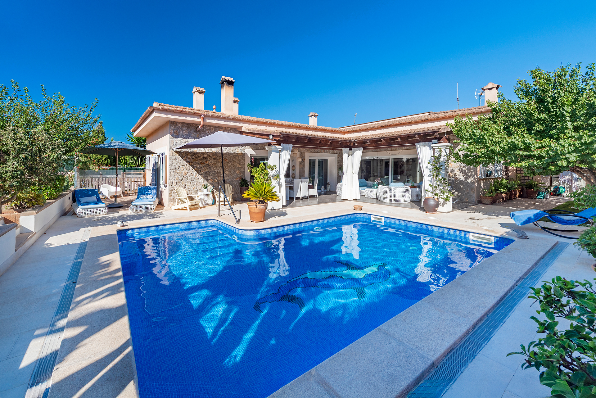Mediterranean villa in a quiet location in Son Serra de Marina