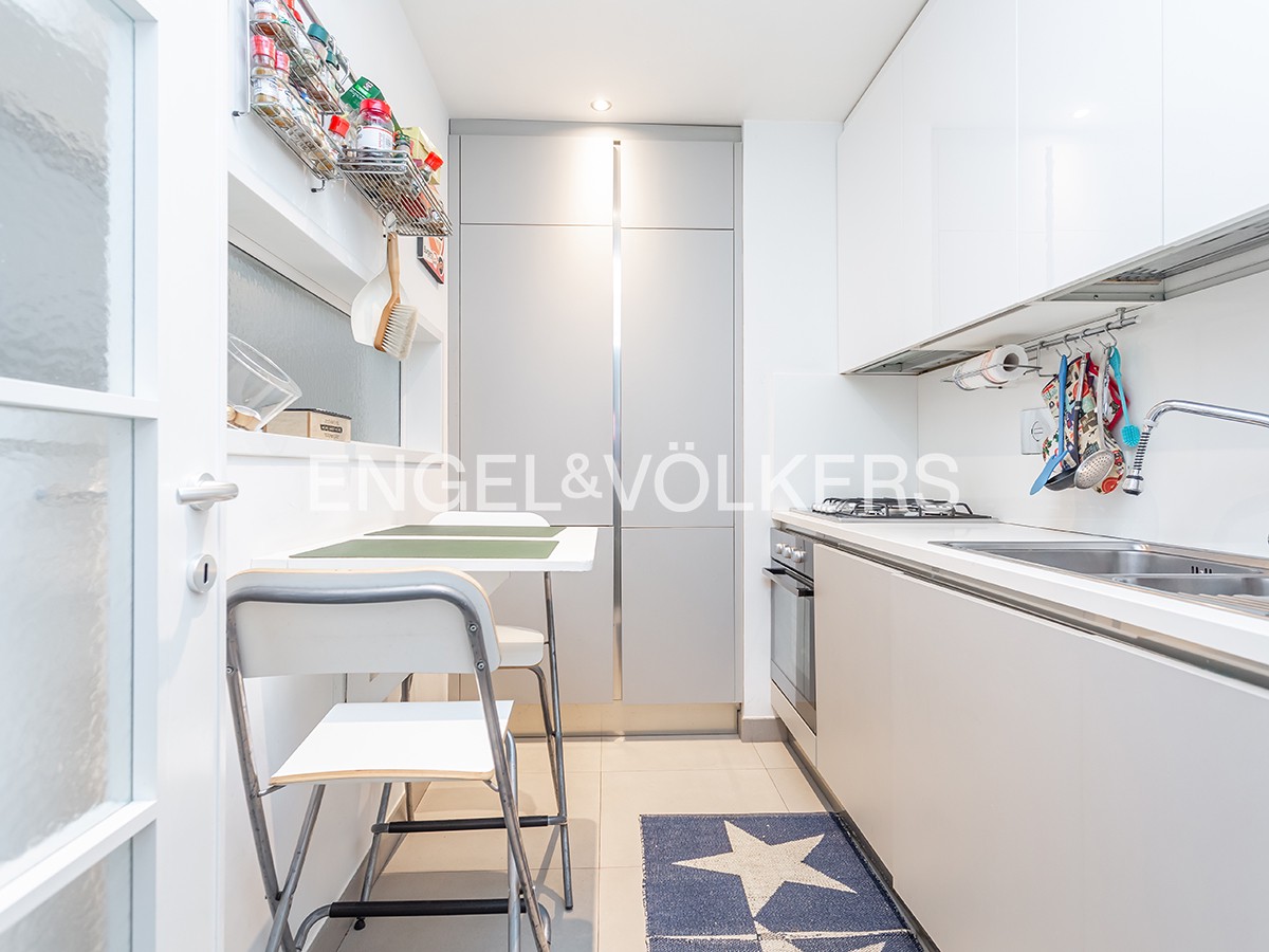 Spacious 2-Bedroom in Prati degli Strozzi Square